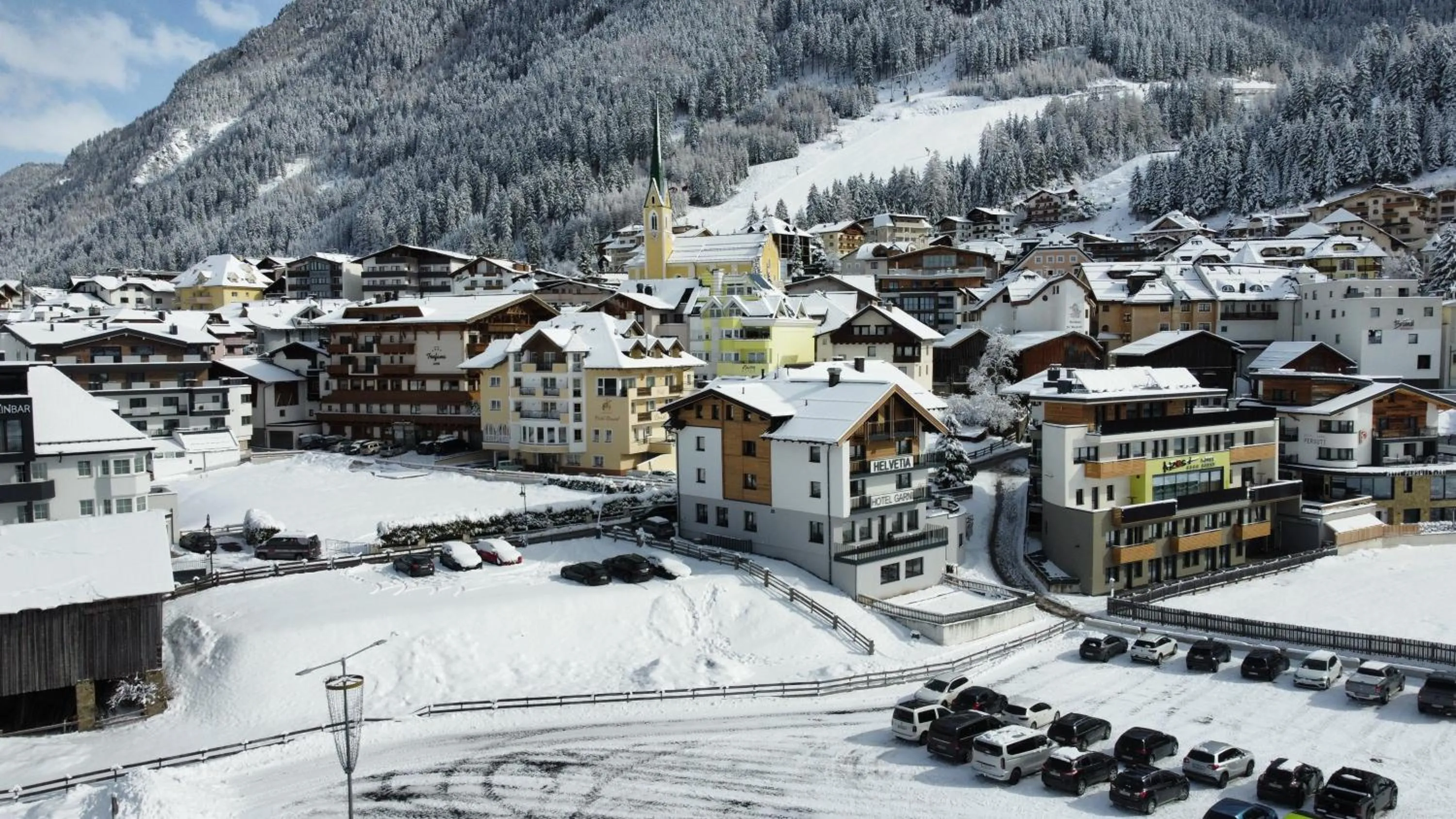 Property building in Hotel Garni Helvetia