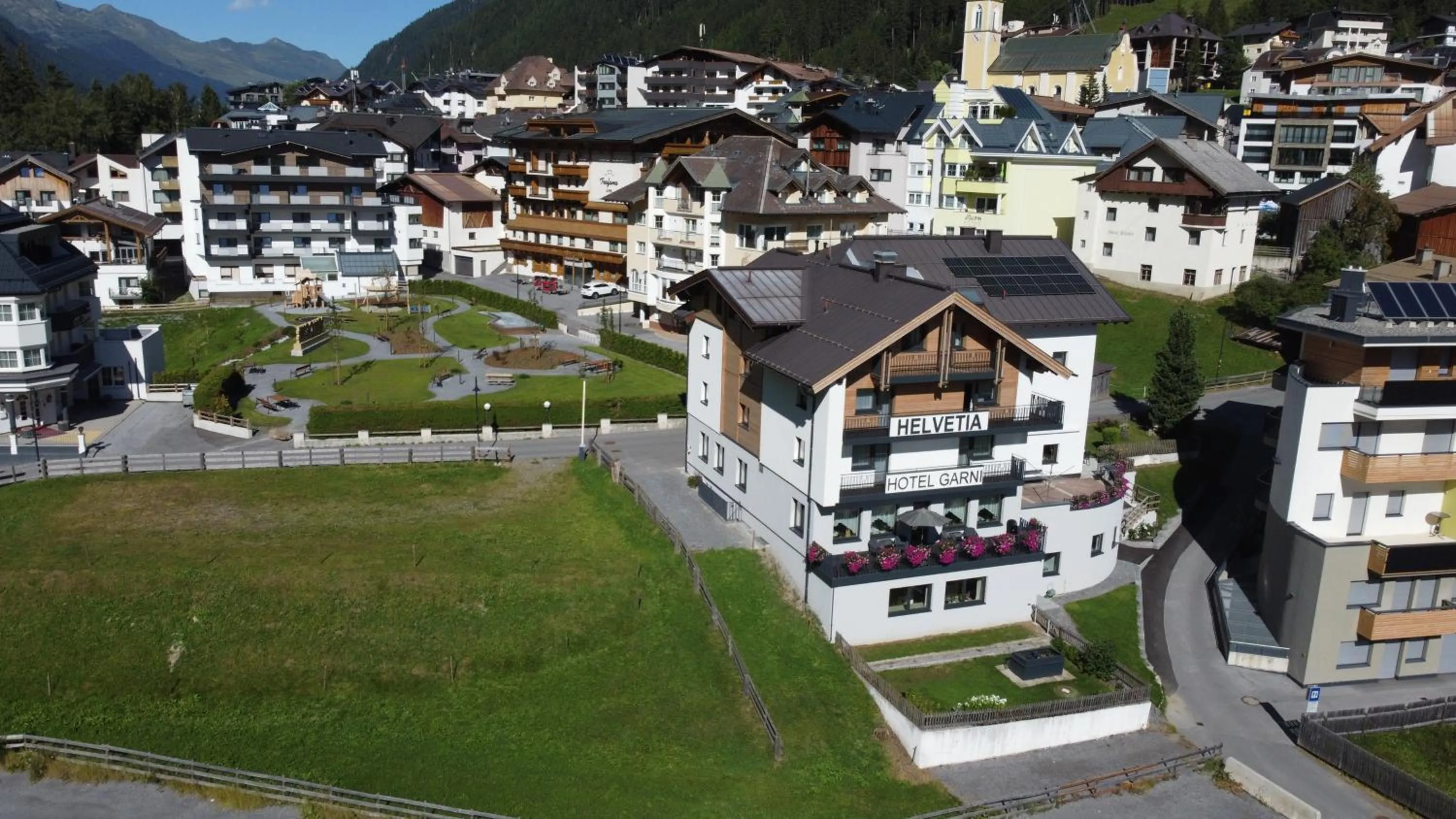 Property building in Hotel Garni Helvetia