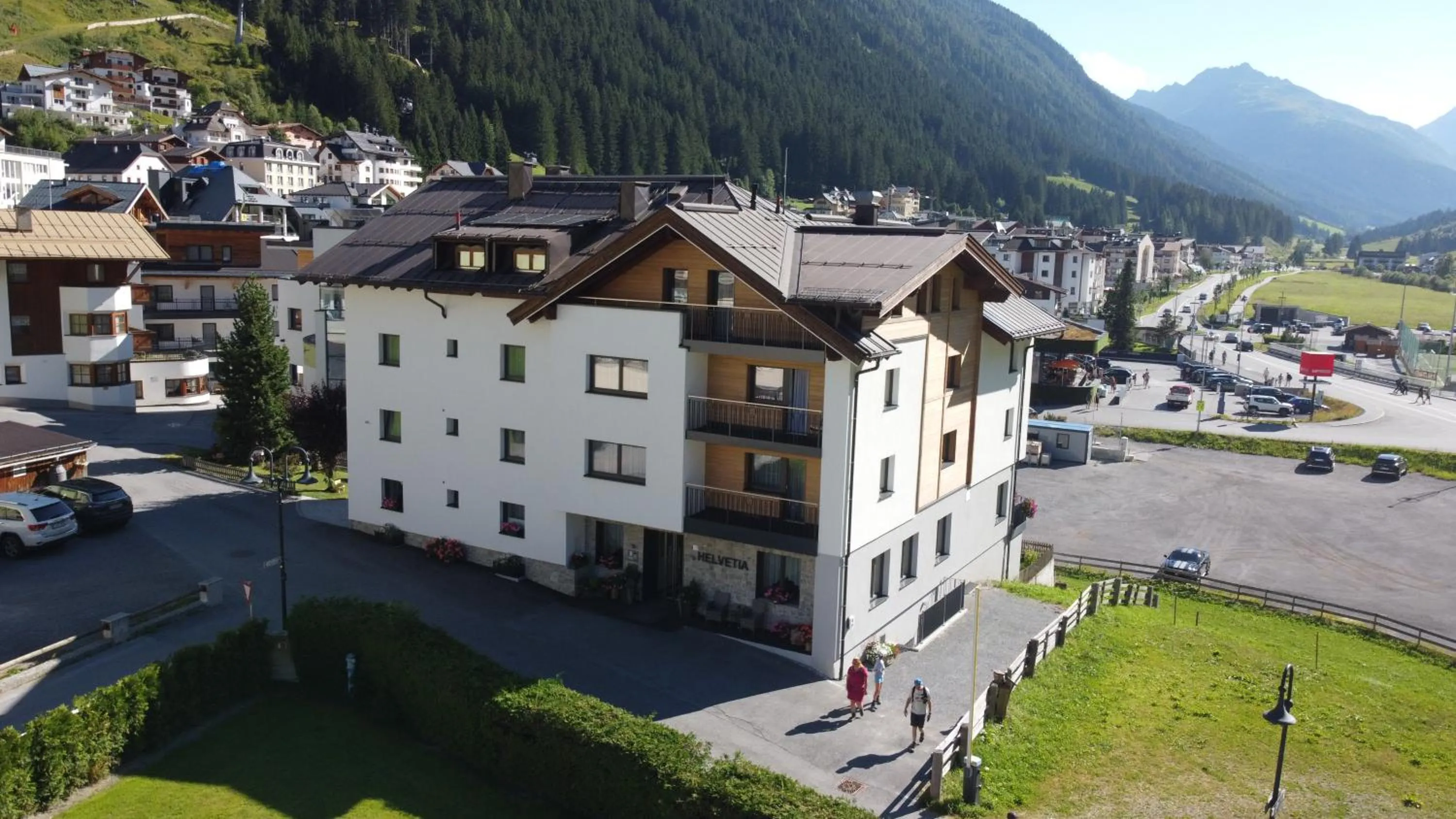 Property building in Hotel Garni Helvetia