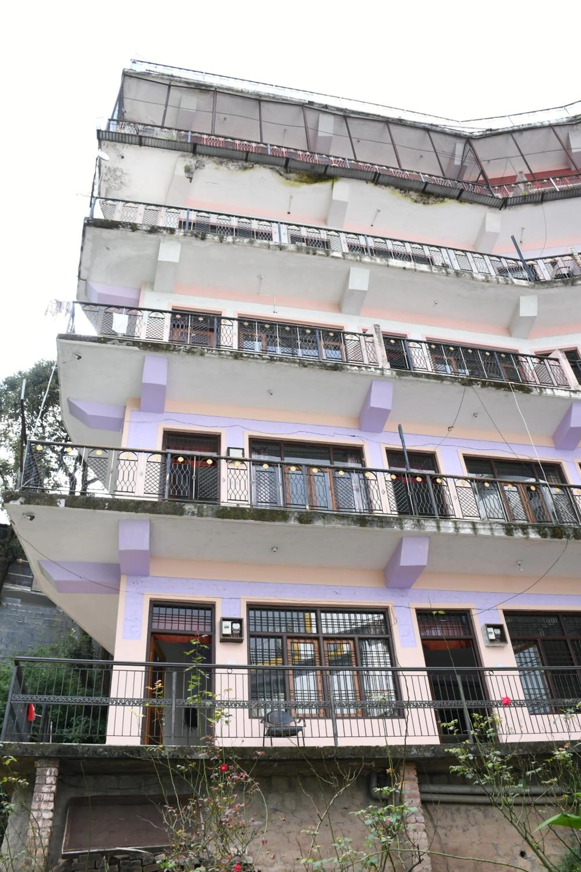 HOTEL HIMALYAN PARADISE