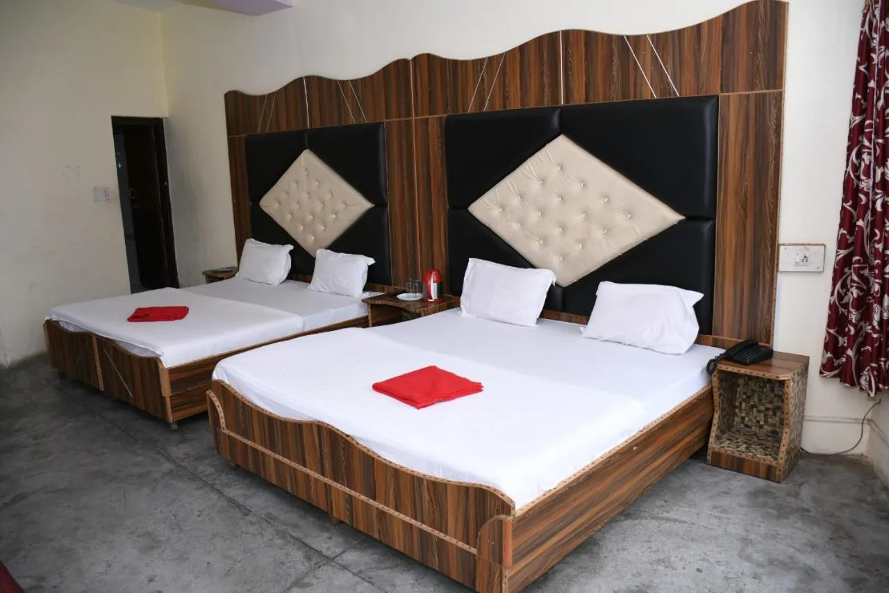 Bed in HOTEL HIMALYAN PARADISE
