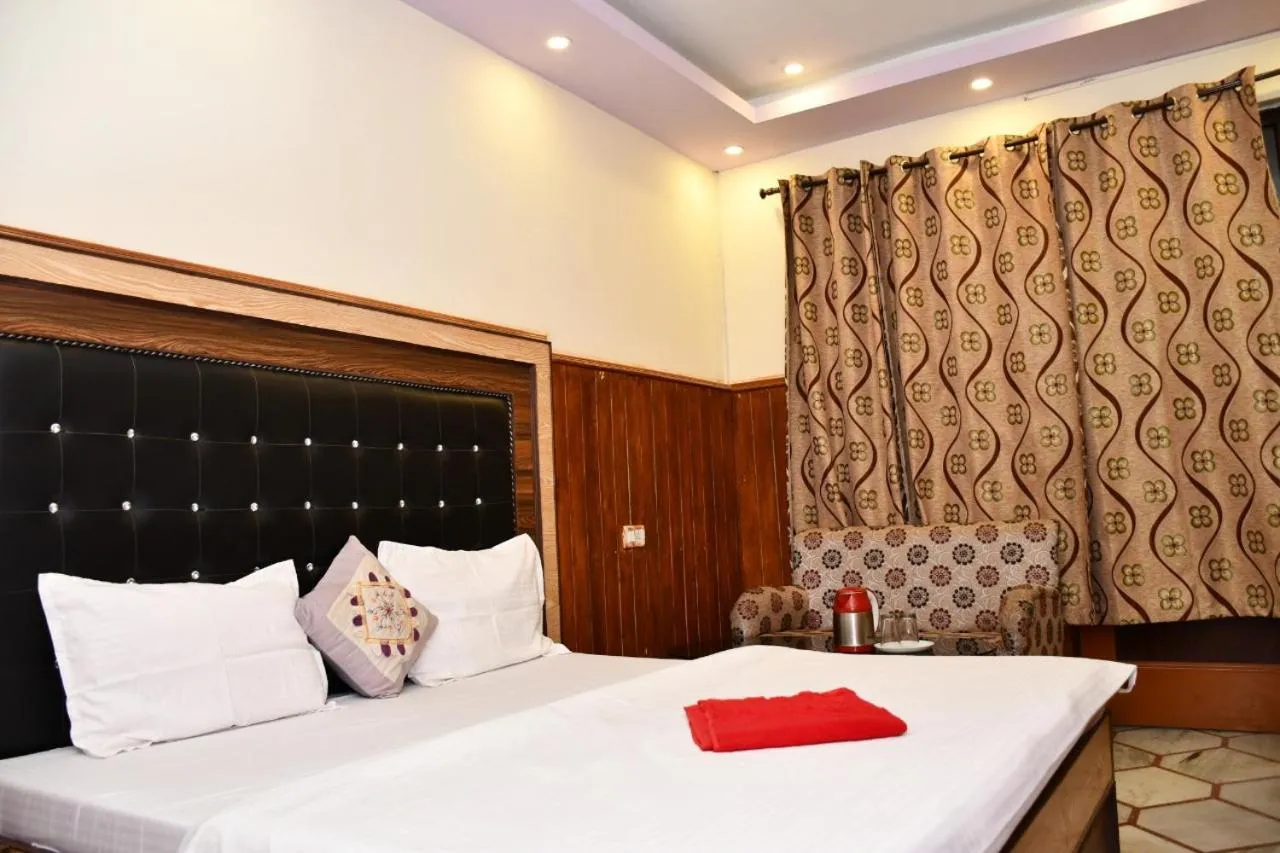 Bed in HOTEL HIMALYAN PARADISE