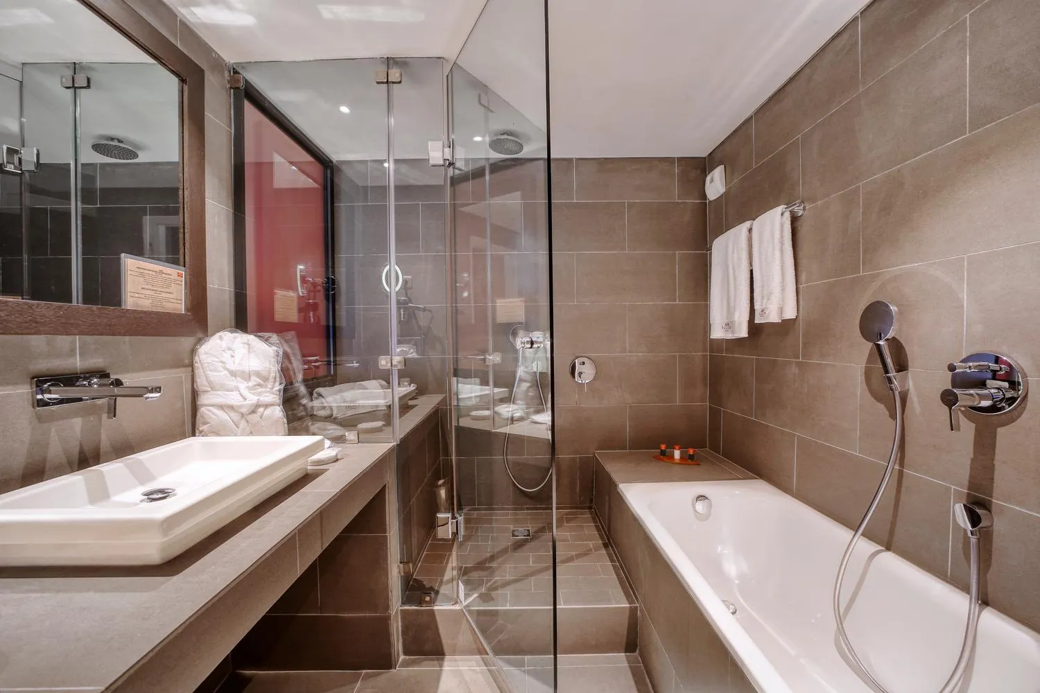 Bath in AKWA PALACE Douala