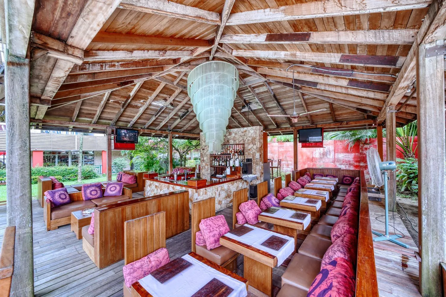 Restaurant/places to eat in AKWA PALACE Douala