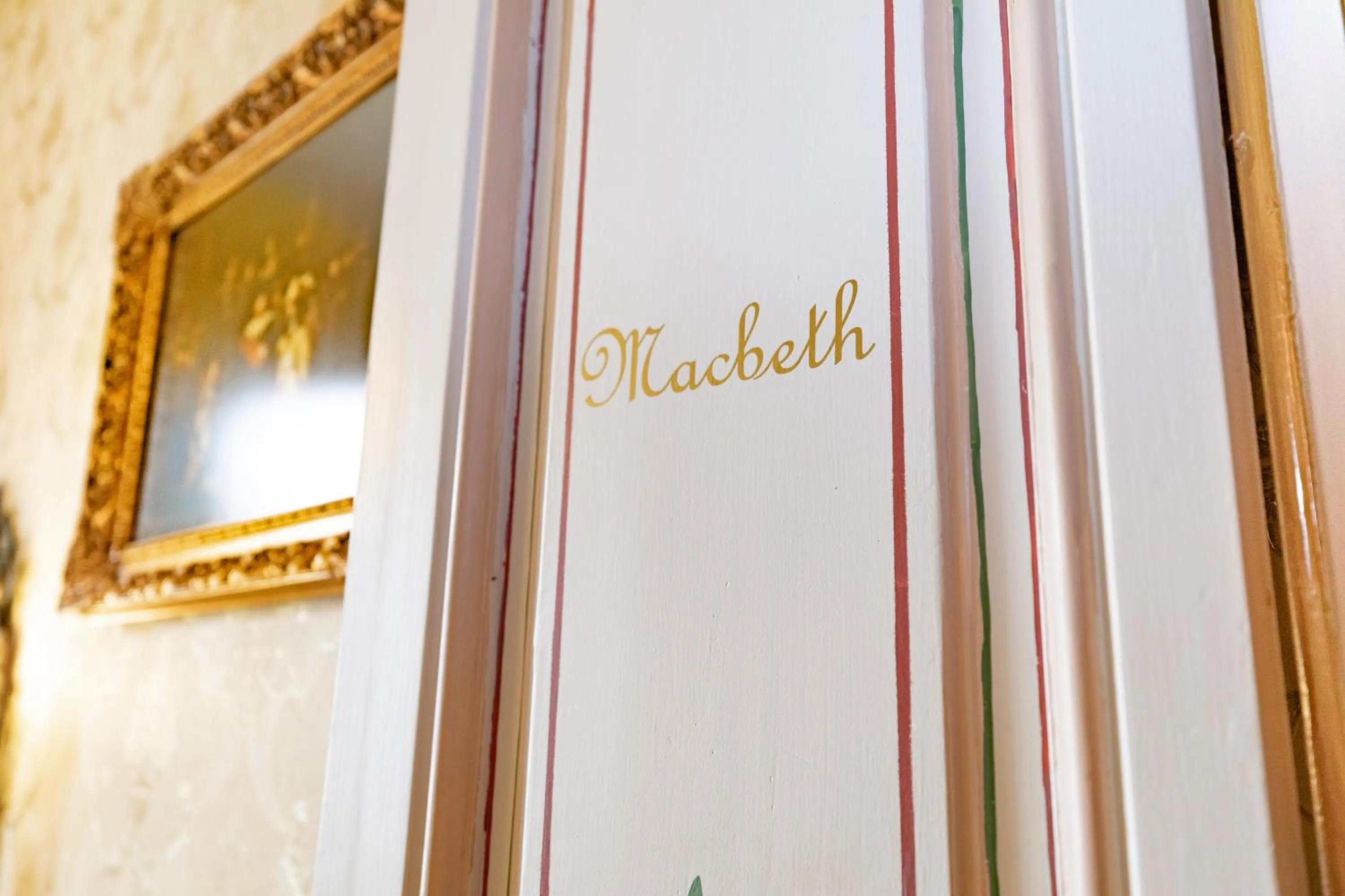 Logo/Certificate/Sign in Sitges Royal Rooms