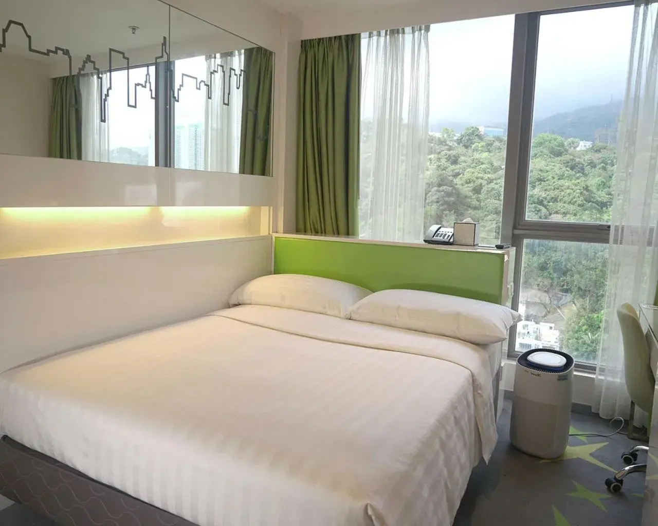 Greenery Queen or Twin Room in Dorsett Tsuen Wan, Hong Kong Greenery Queen or Twin Room in Dorsett Tsuen Wan, Hong Kong