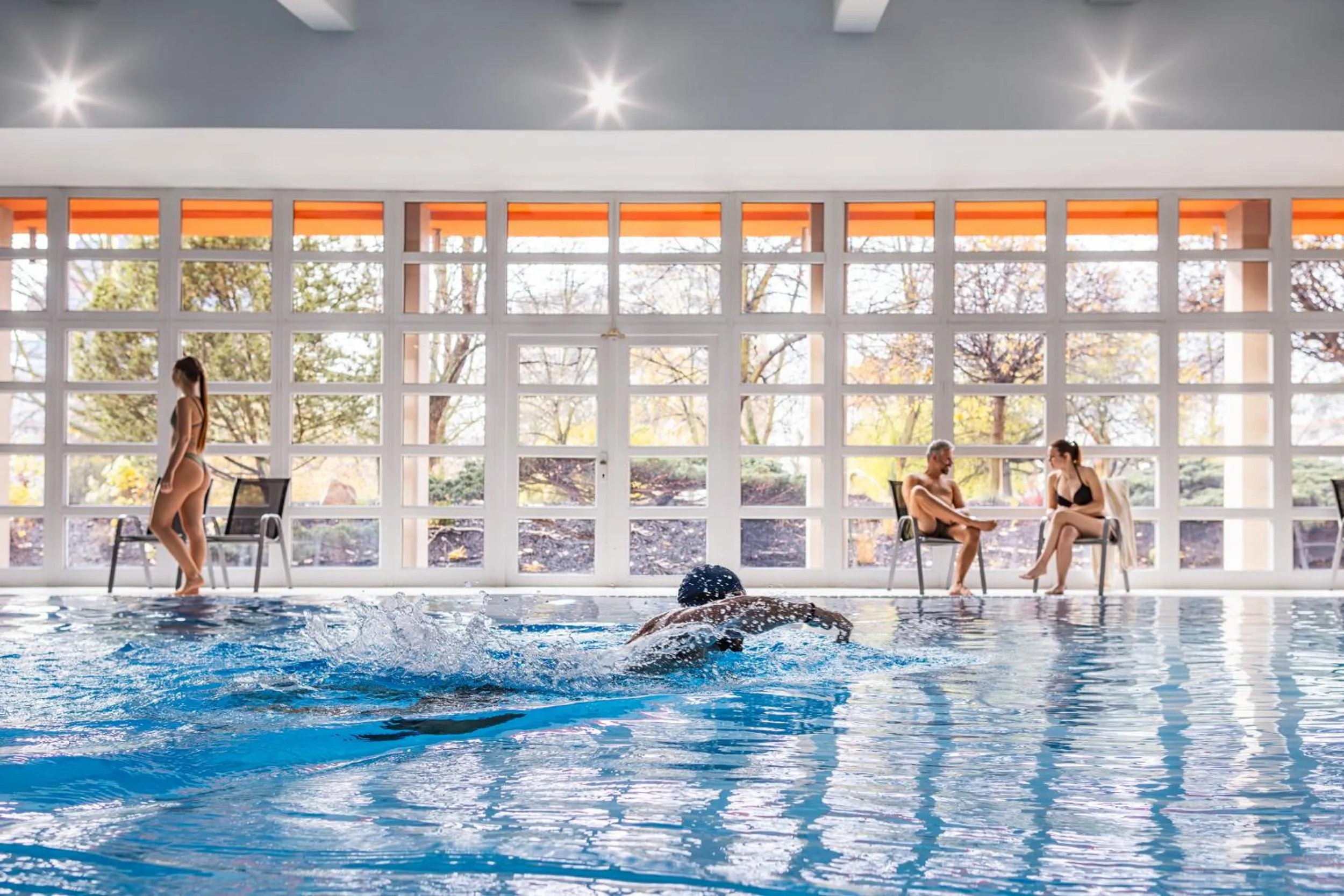 Swimming pool in Hotel Duo & Wellness