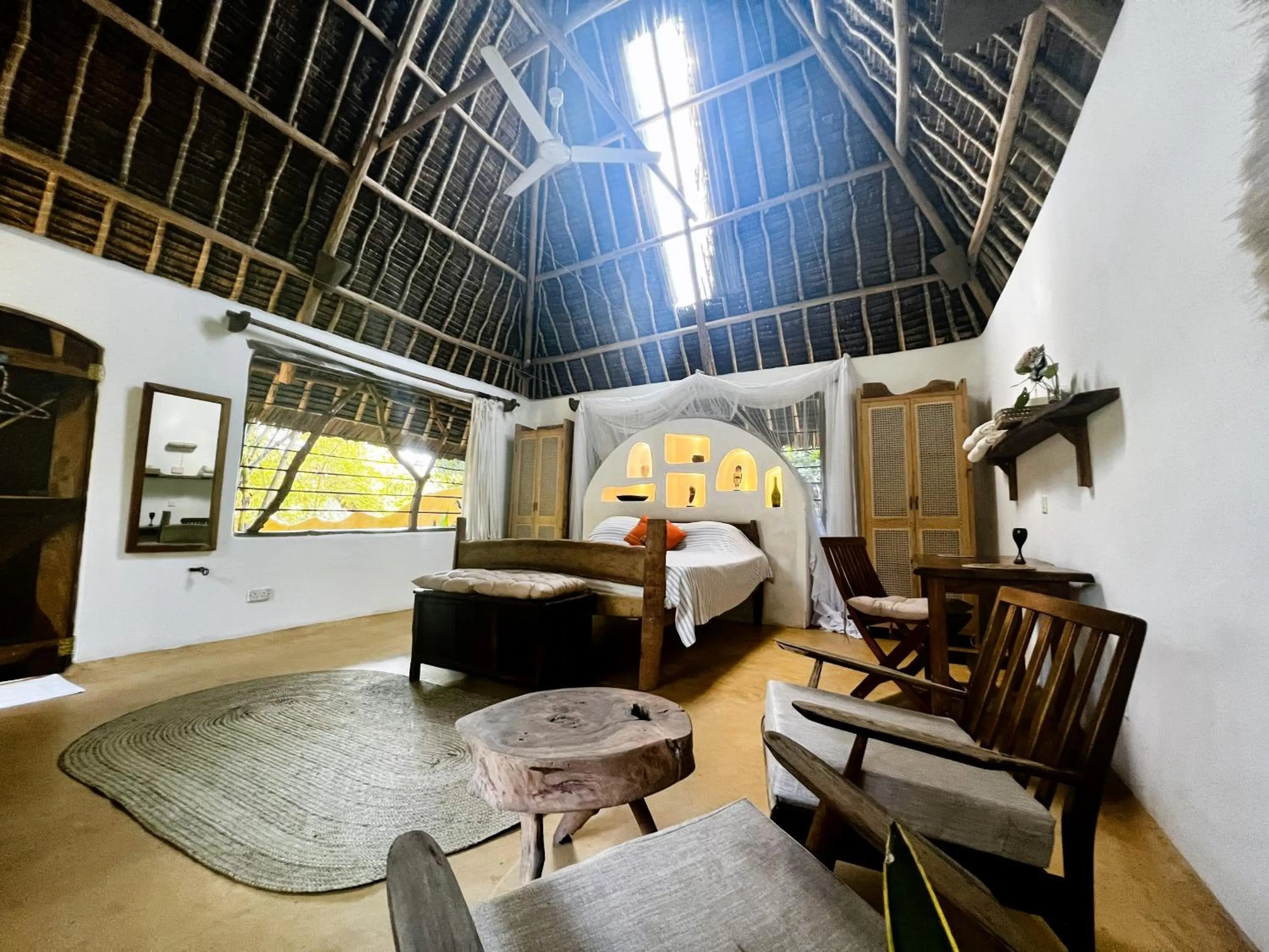 Distant Relatives Ecolodge & Backpackers