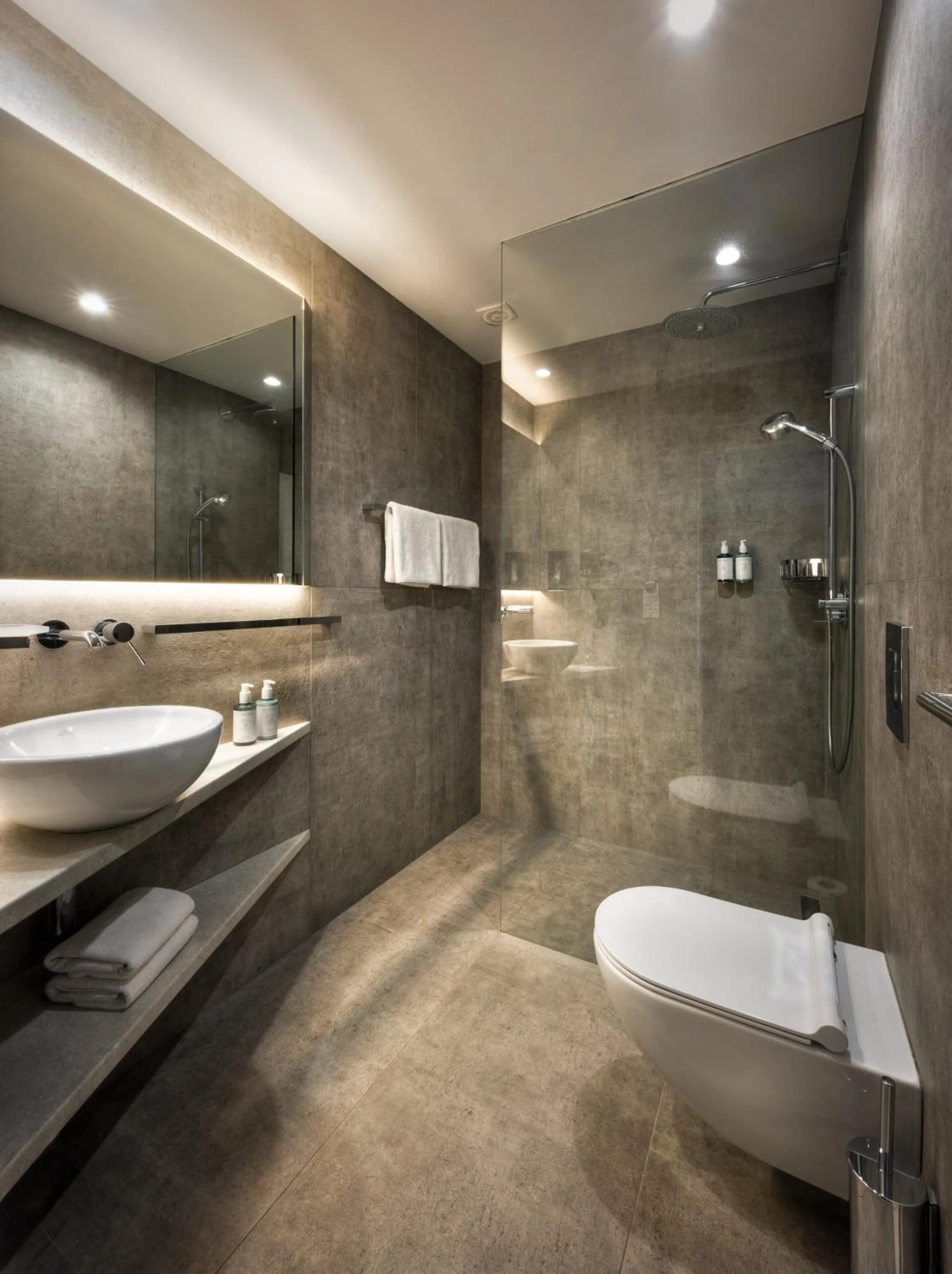 Shower in Akcent hotel