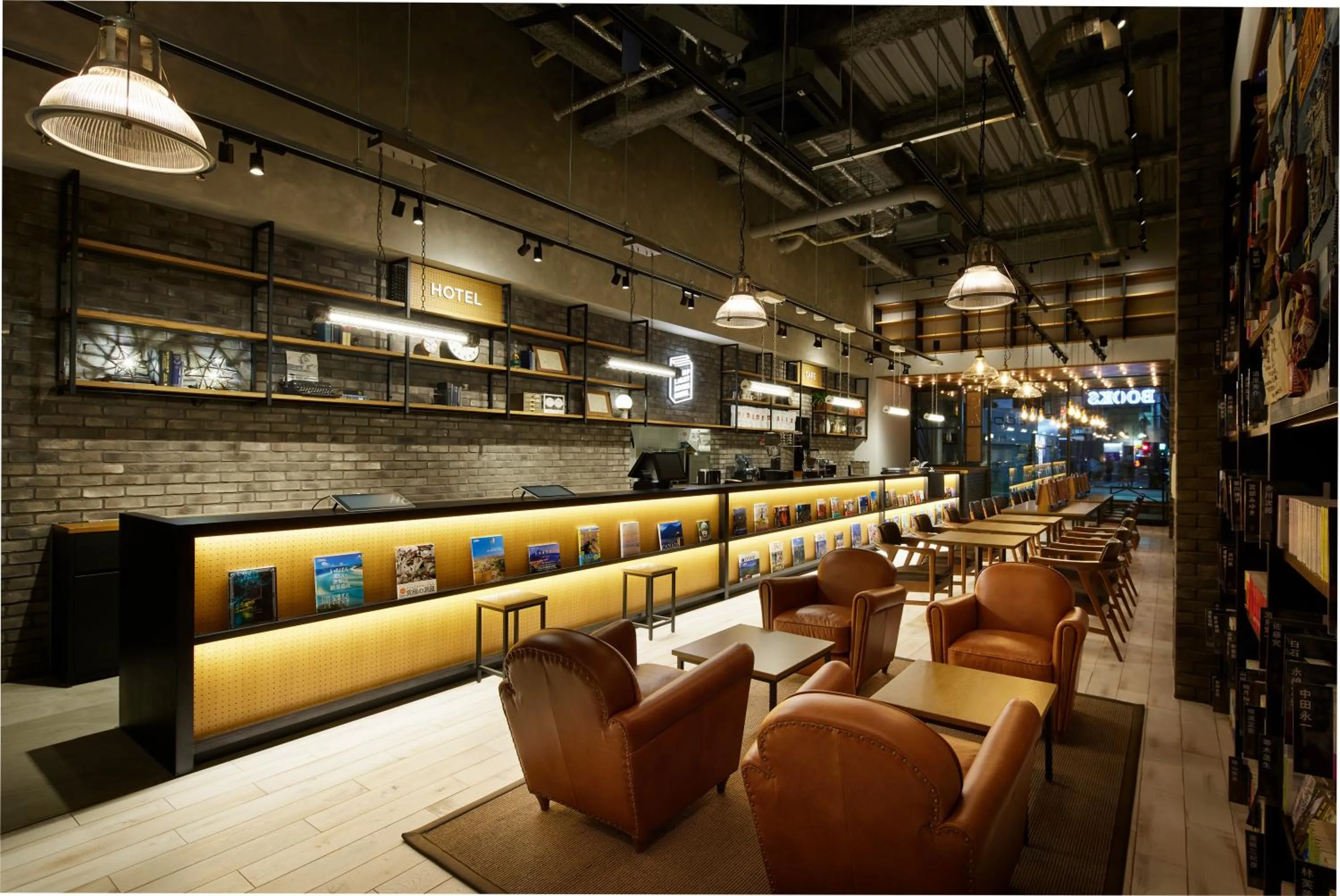 Restaurant/places to eat in LAMP LIGHT BOOKS HOTEL fukuoka