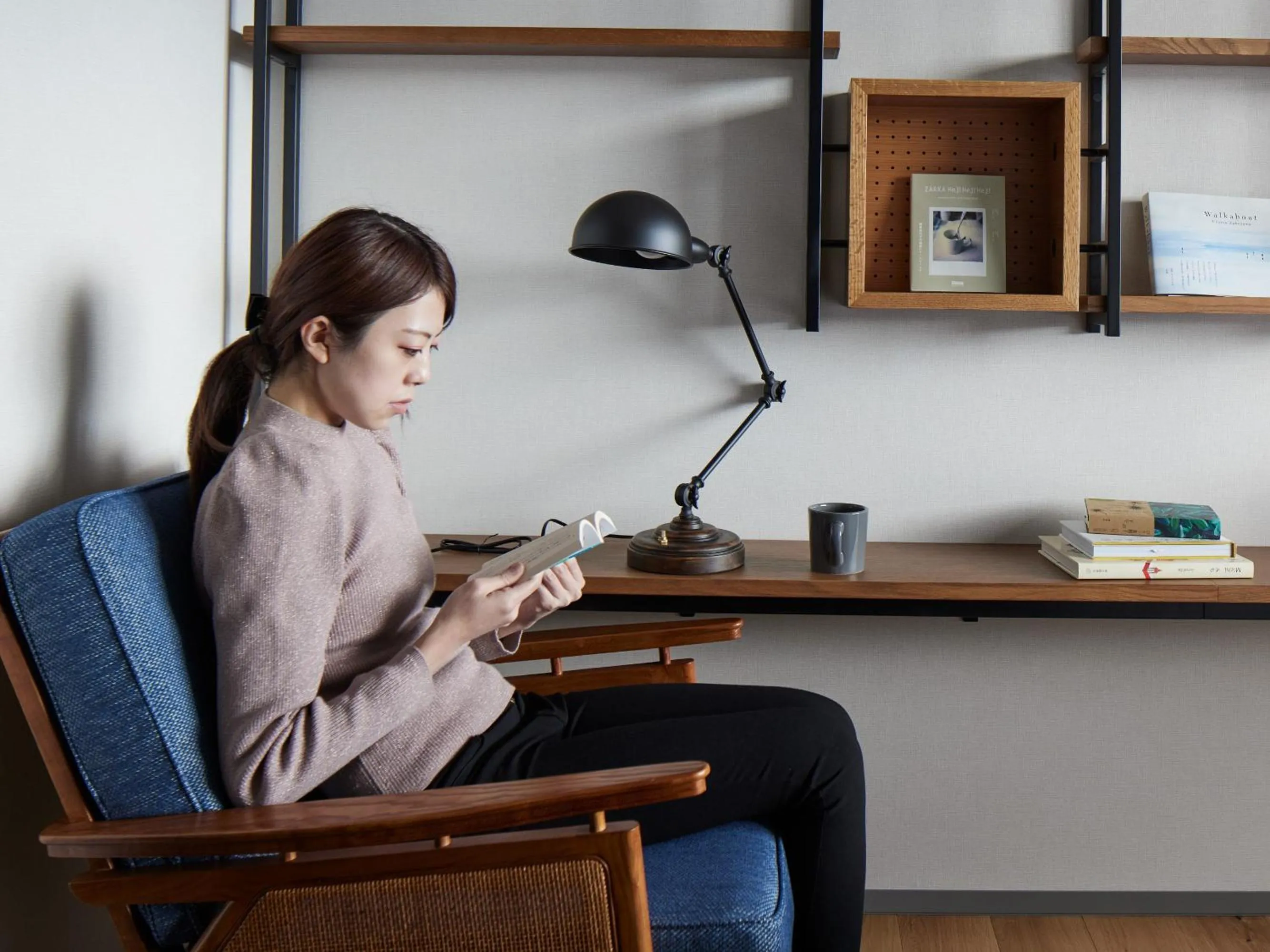 Living room in LAMP LIGHT BOOKS HOTEL fukuoka