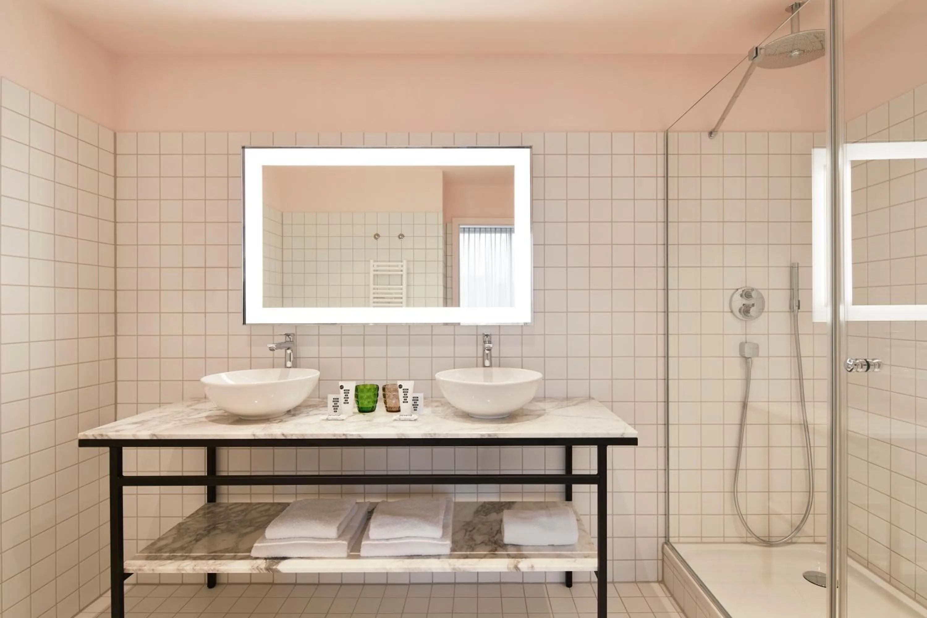 Shower in Mama Shelter Prague