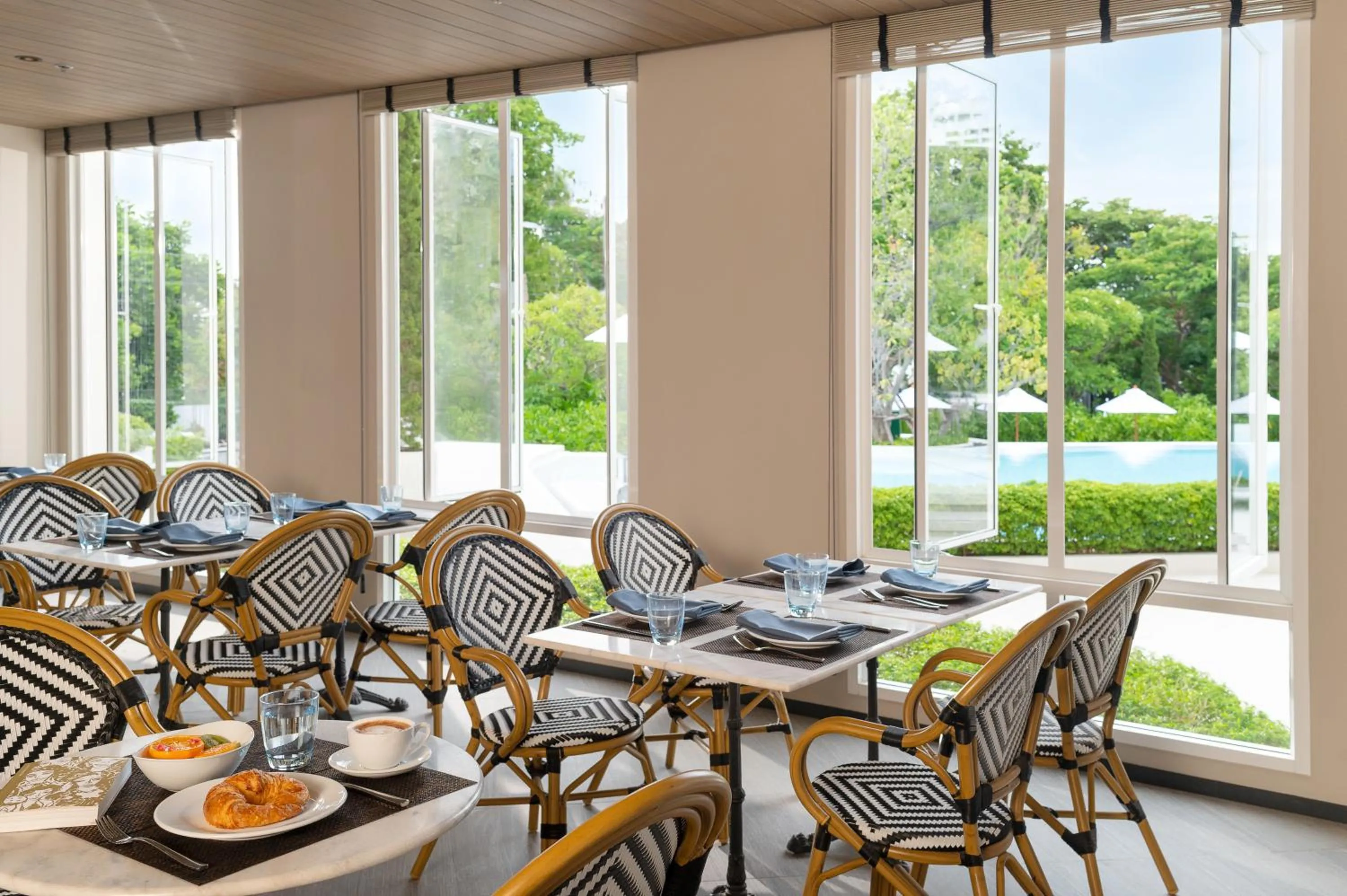 Restaurant/places to eat in Cross Pattaya Pratamnak