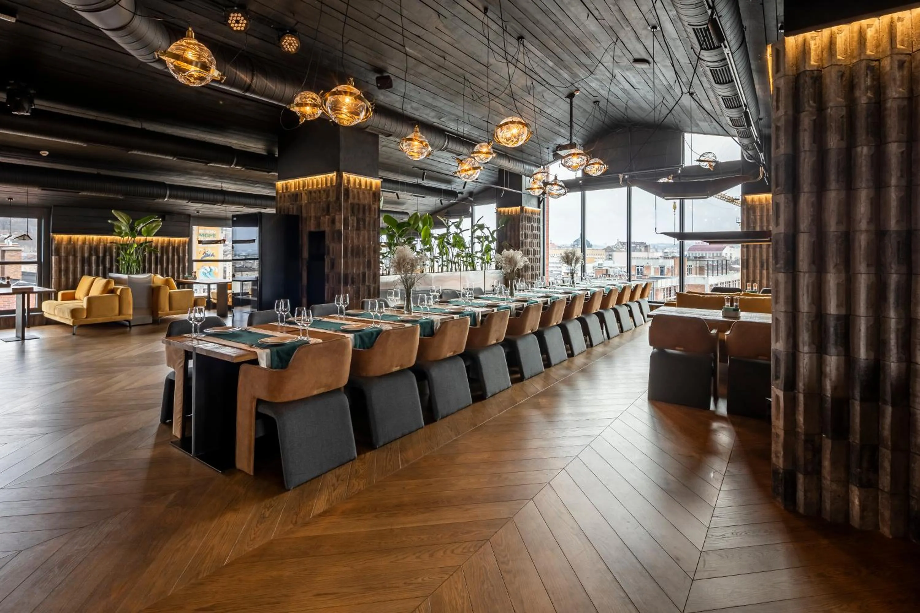 Restaurant/places to eat in Loft7