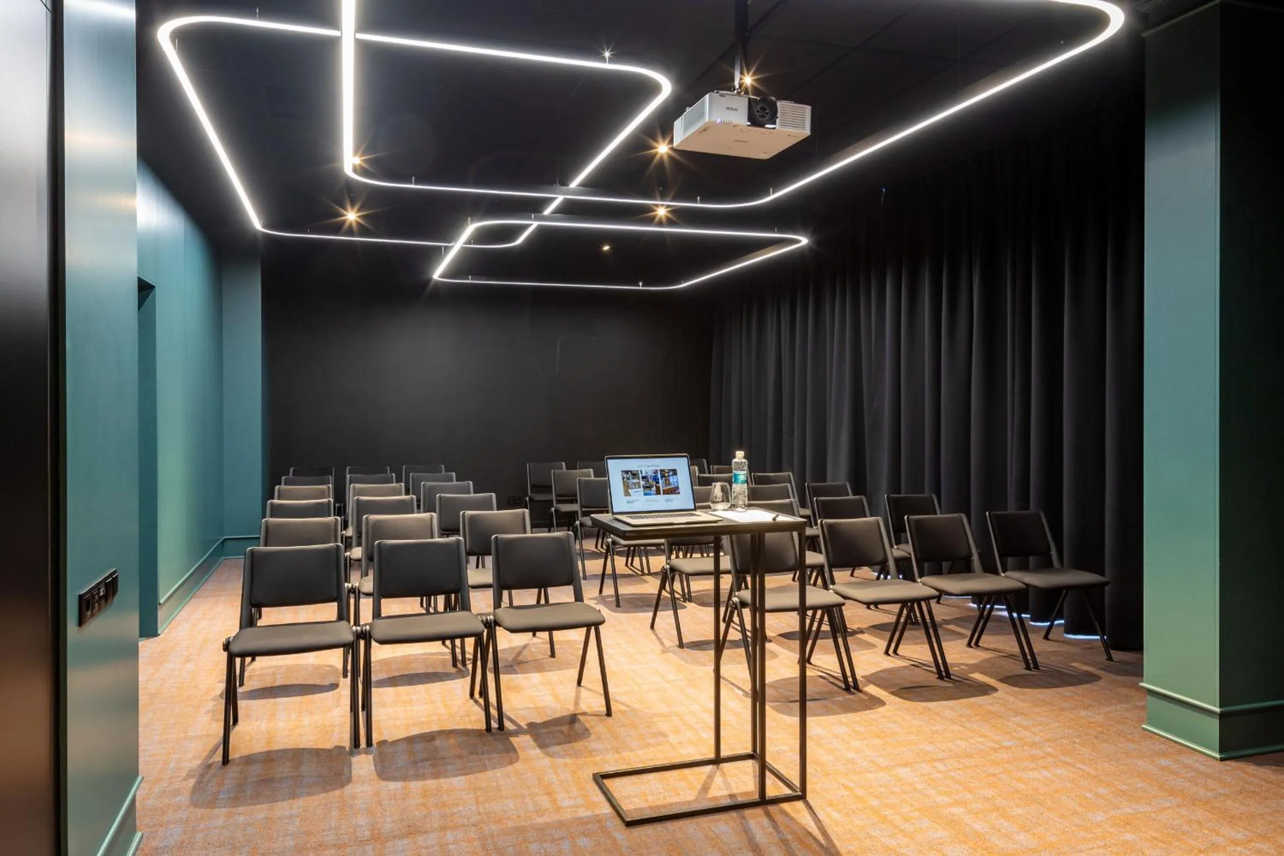 Meeting/conference room in Loft7