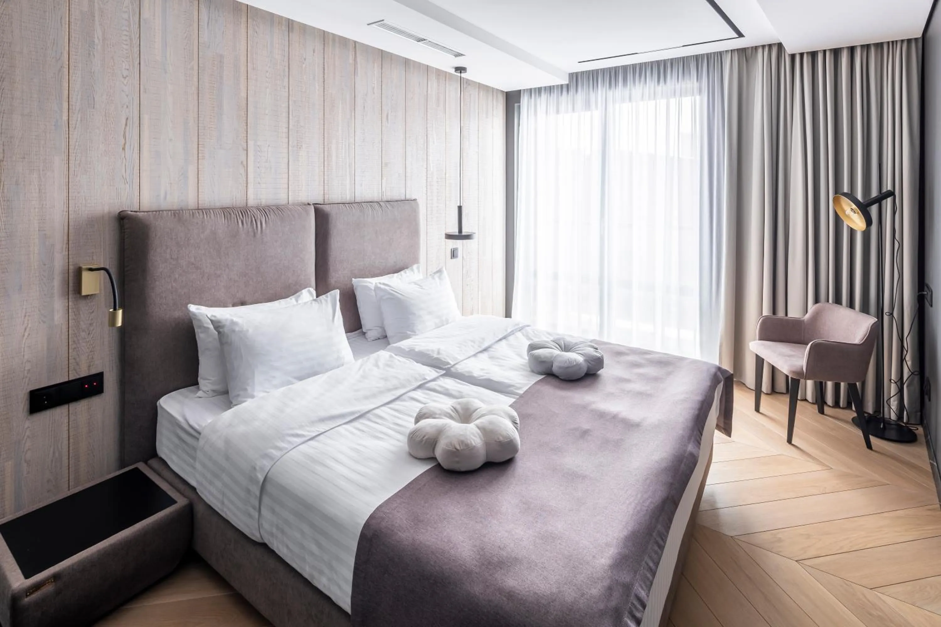 Bedroom, Bed in Loft7