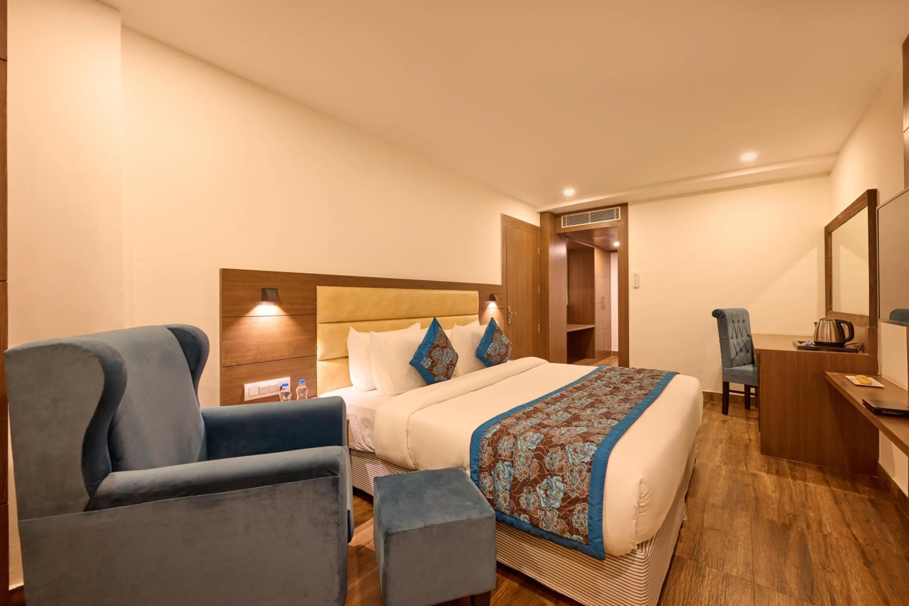 Photo of the whole room, Bed in Renest Haridwar