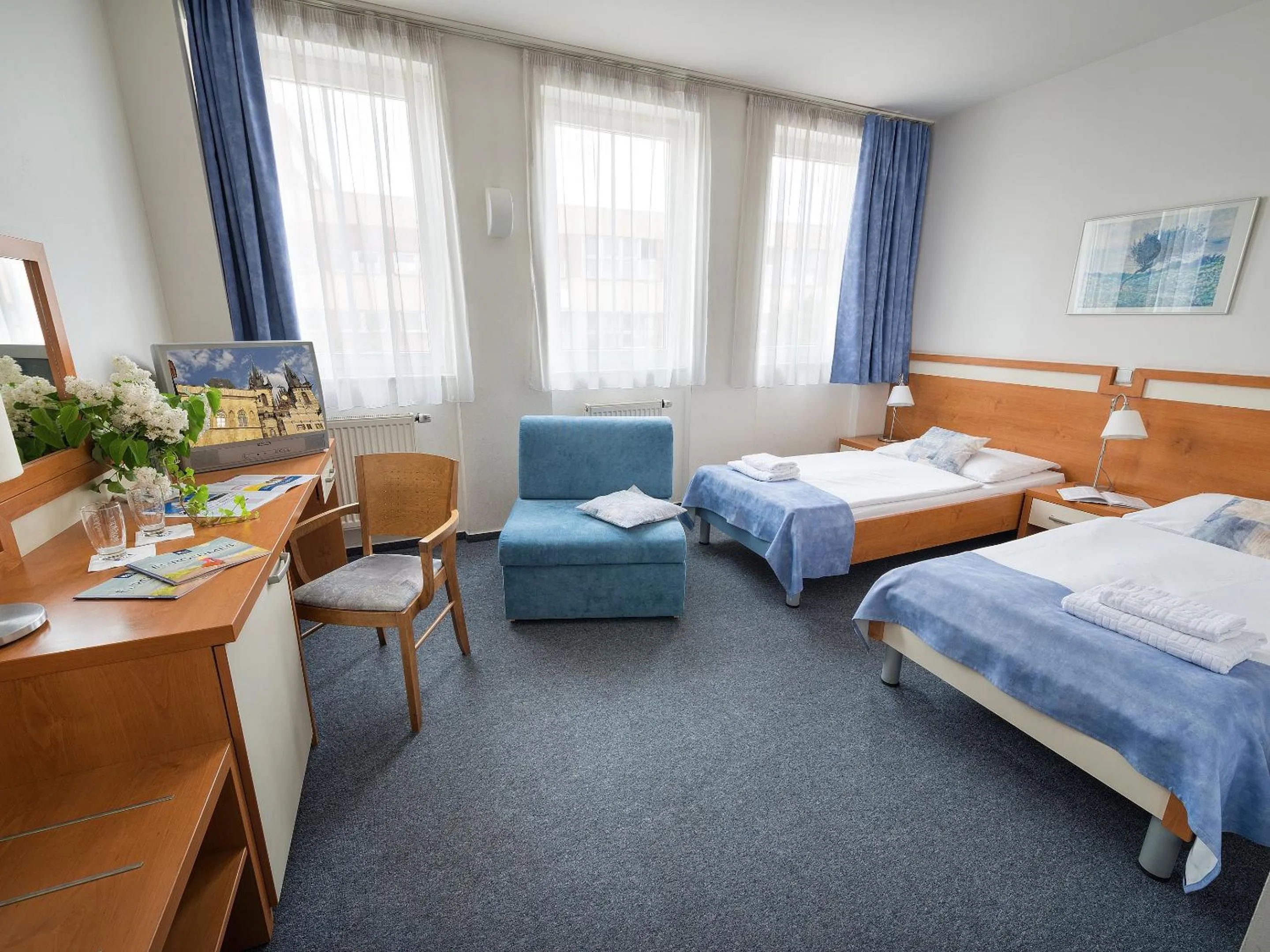 Photo of the whole room, Bed in EA Hotel Populus