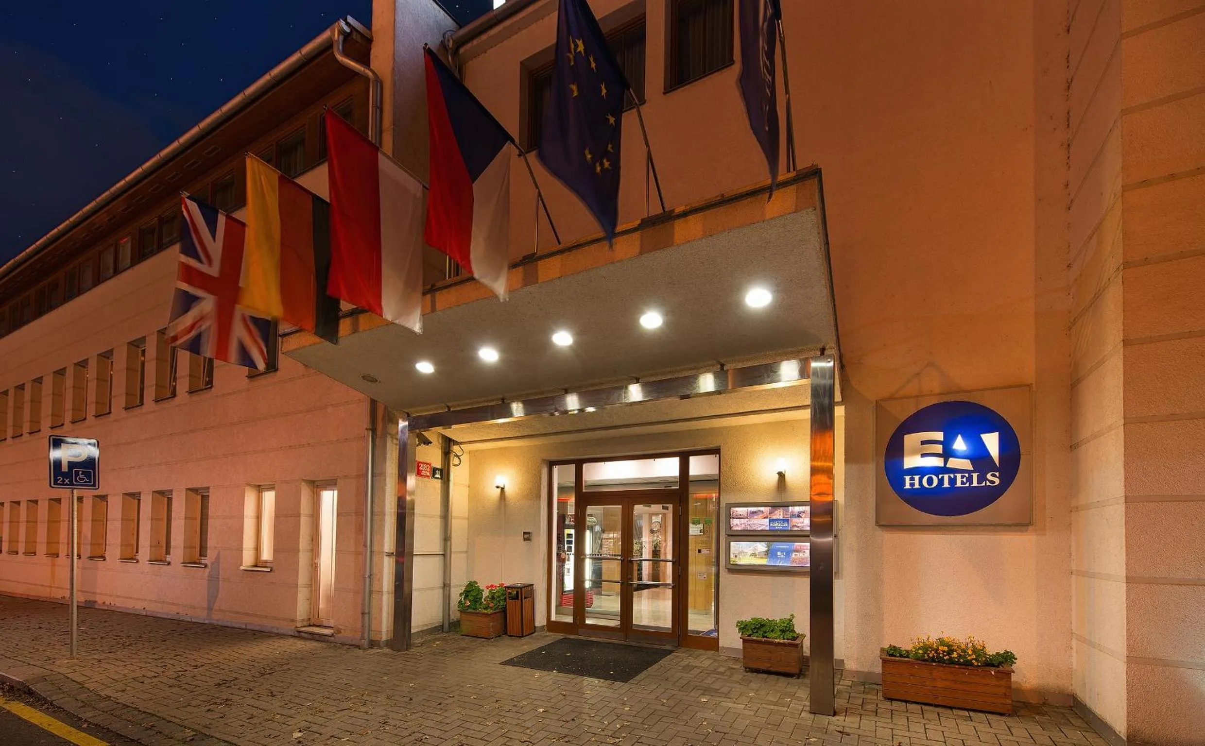 Facade/entrance in EA Hotel Populus