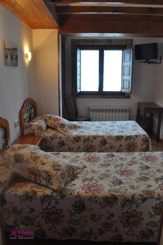 Bed in Hotel Restaurante La Parra