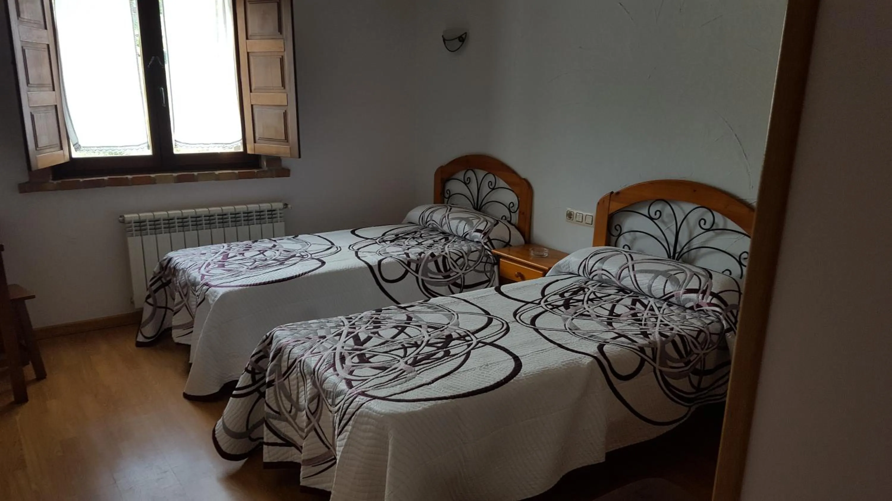 Bed in Hotel Restaurante La Parra