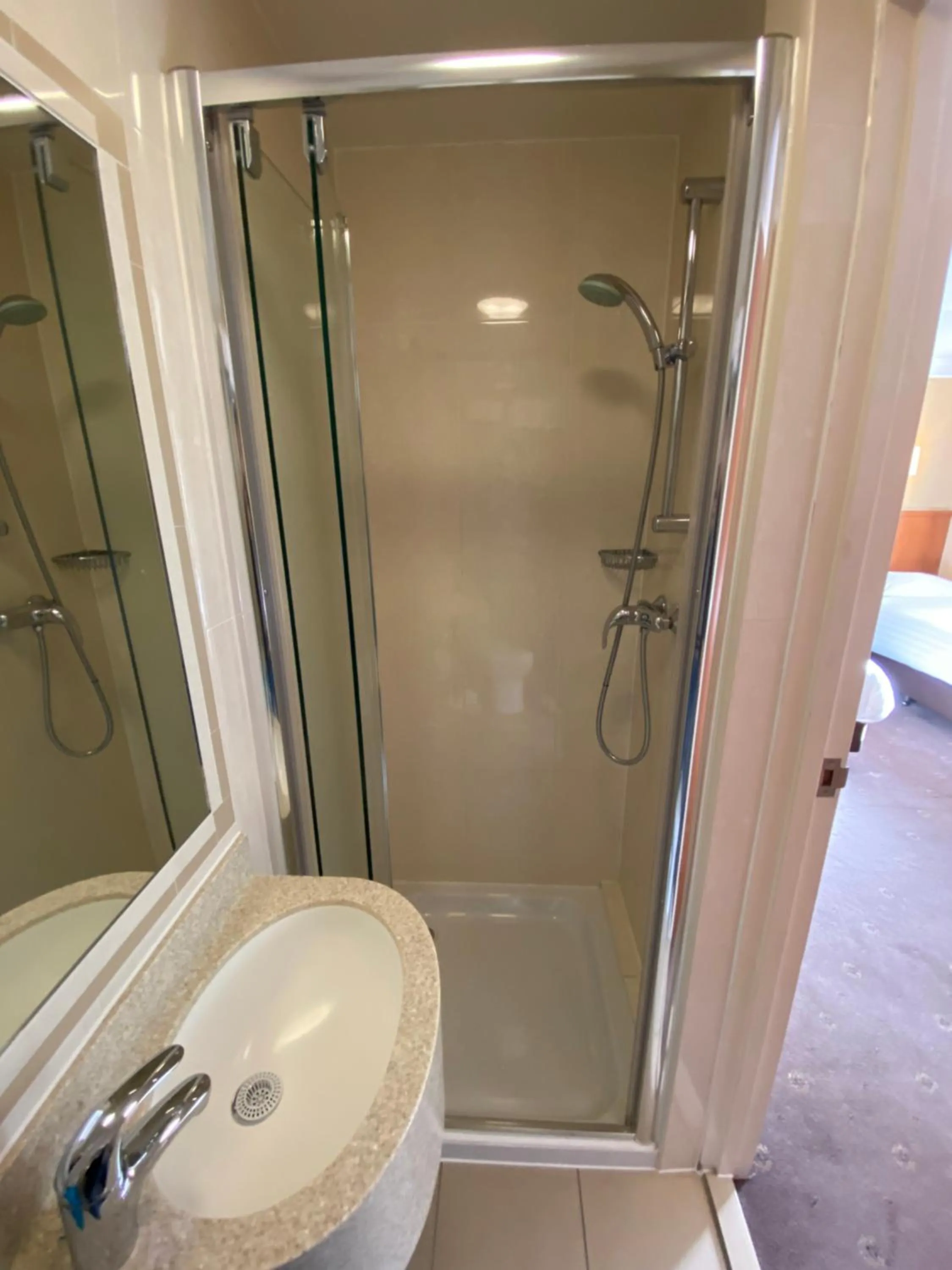 Bathroom in Orchard Hotel