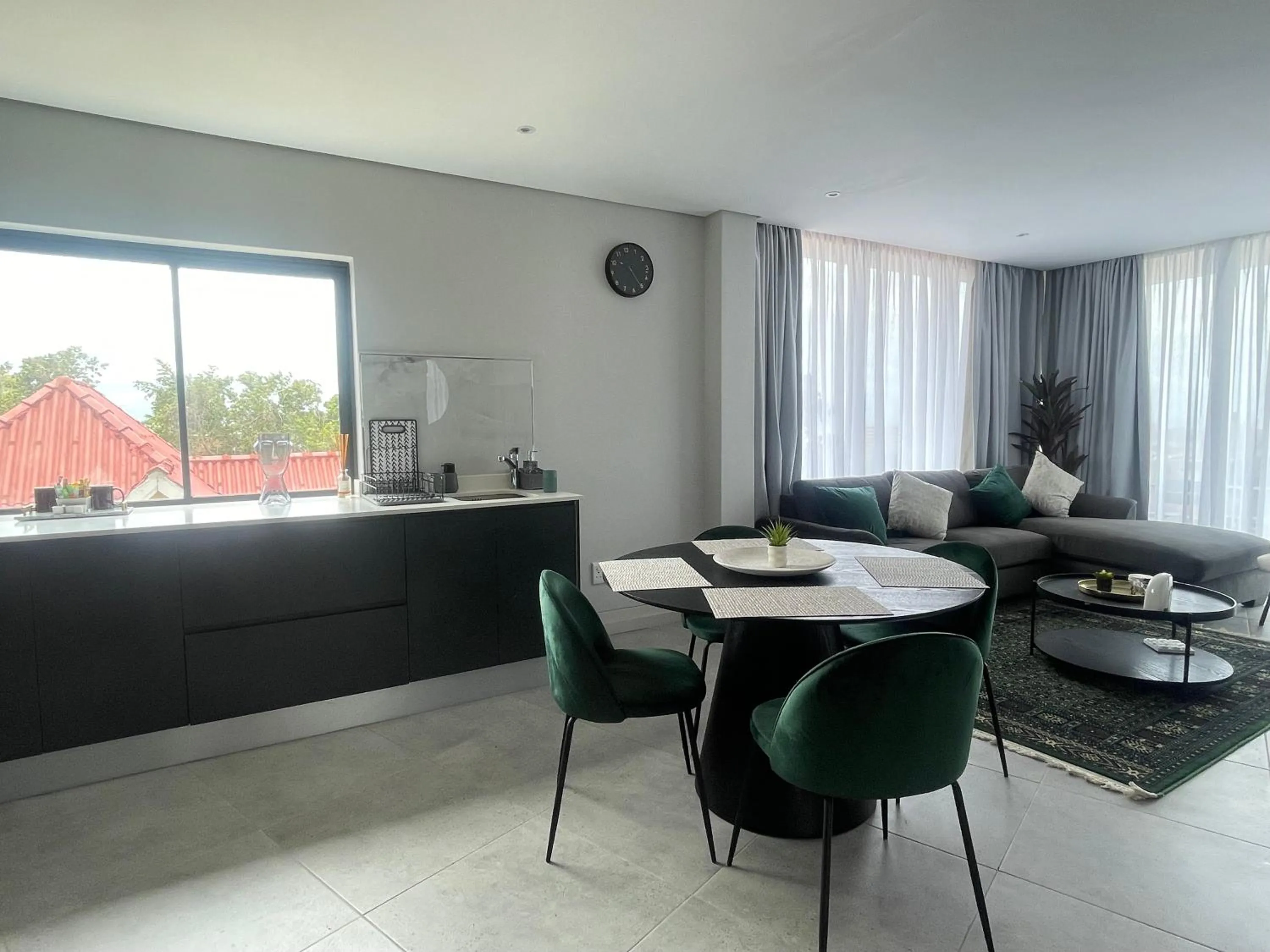 Kitchen or kitchenette in Glorystar 2Six2 Florida Road