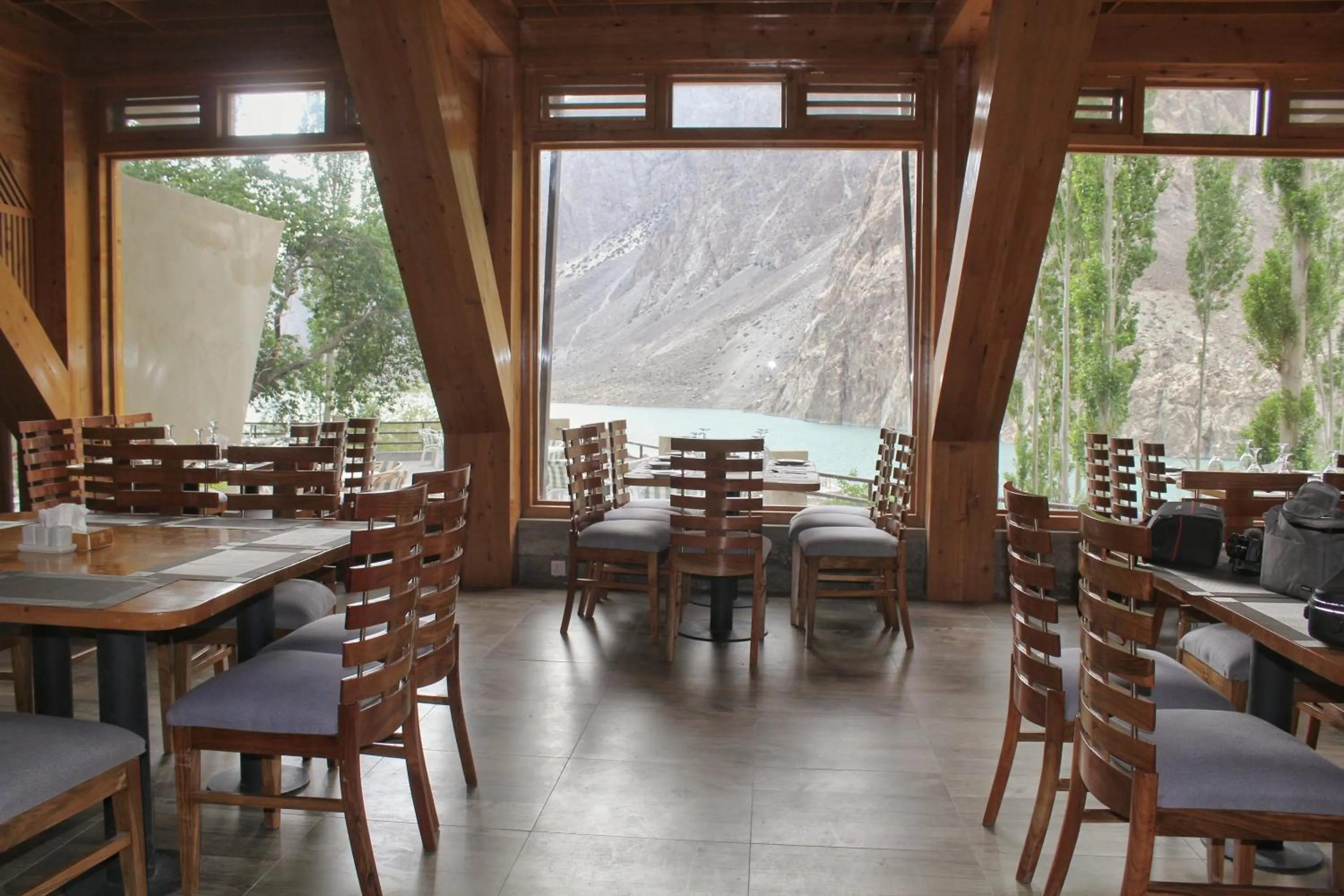 Restaurant/places to eat in Famree Resort Hunza