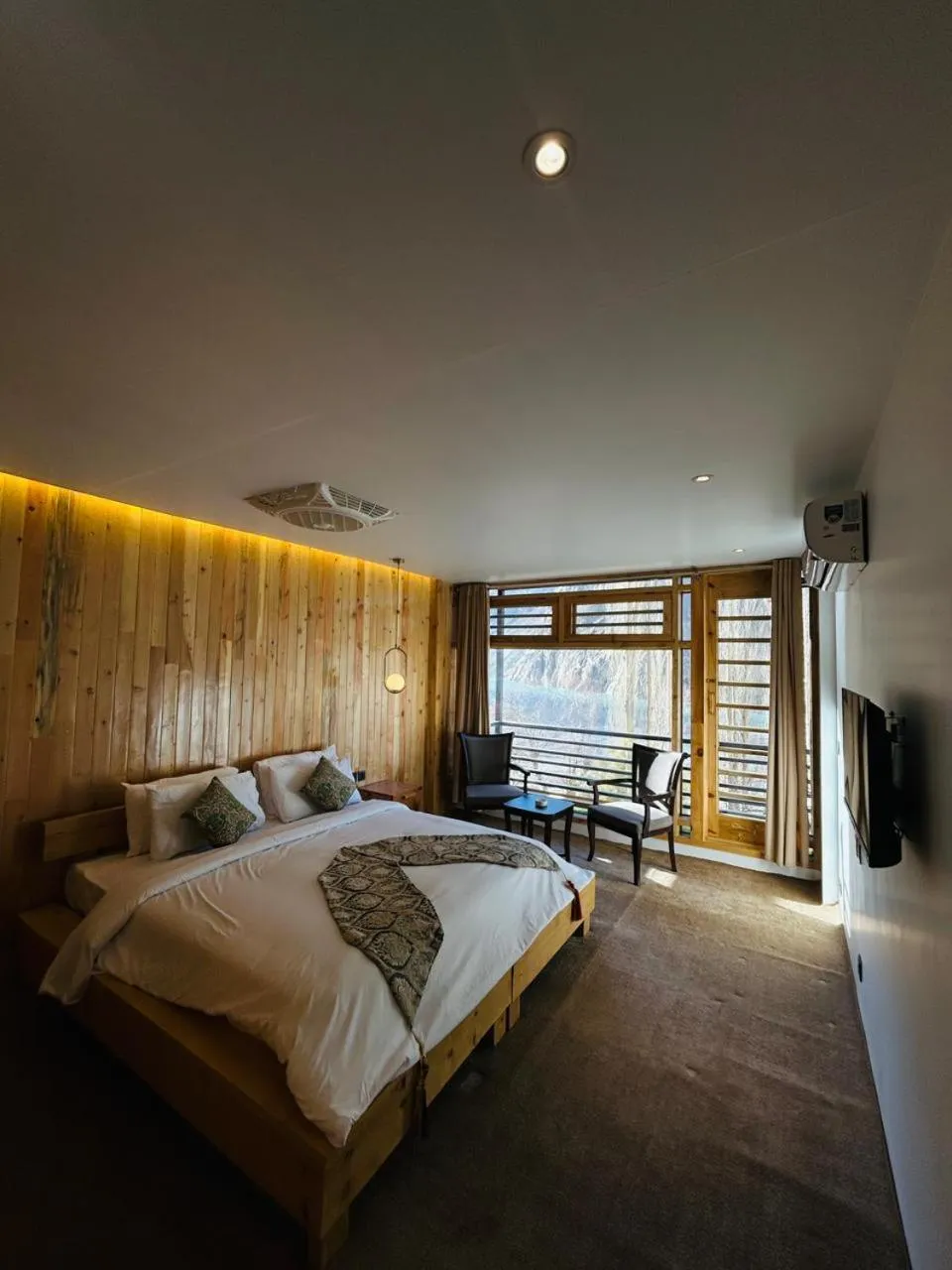 Bed in Famree Resort Hunza