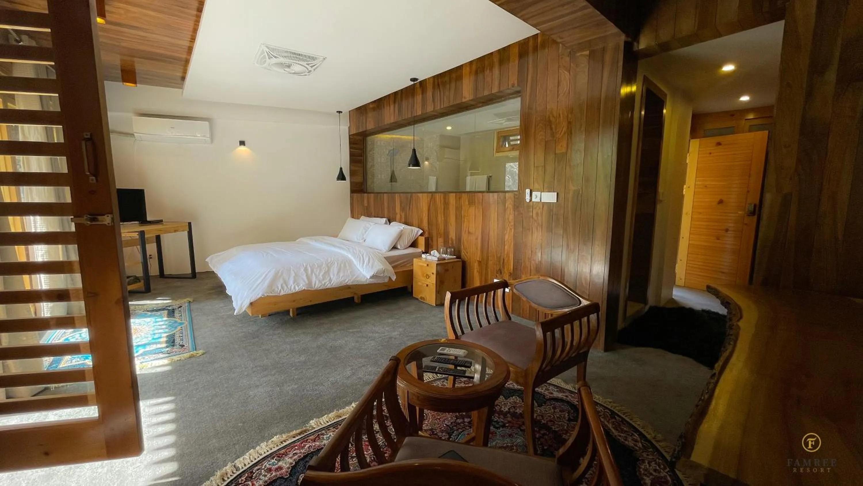 Photo of the whole room, Bed in Famree Resort Hunza