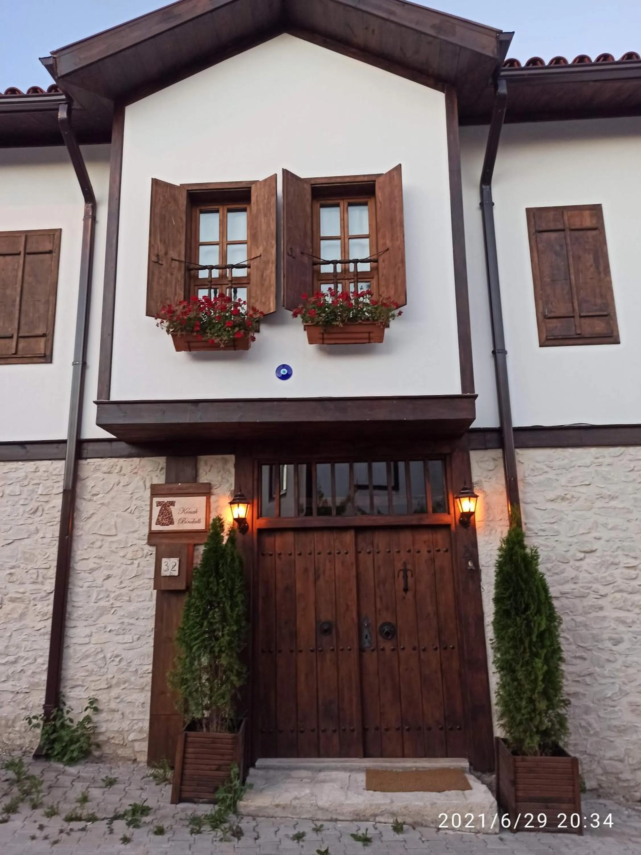 Property building in Konak Bindallı