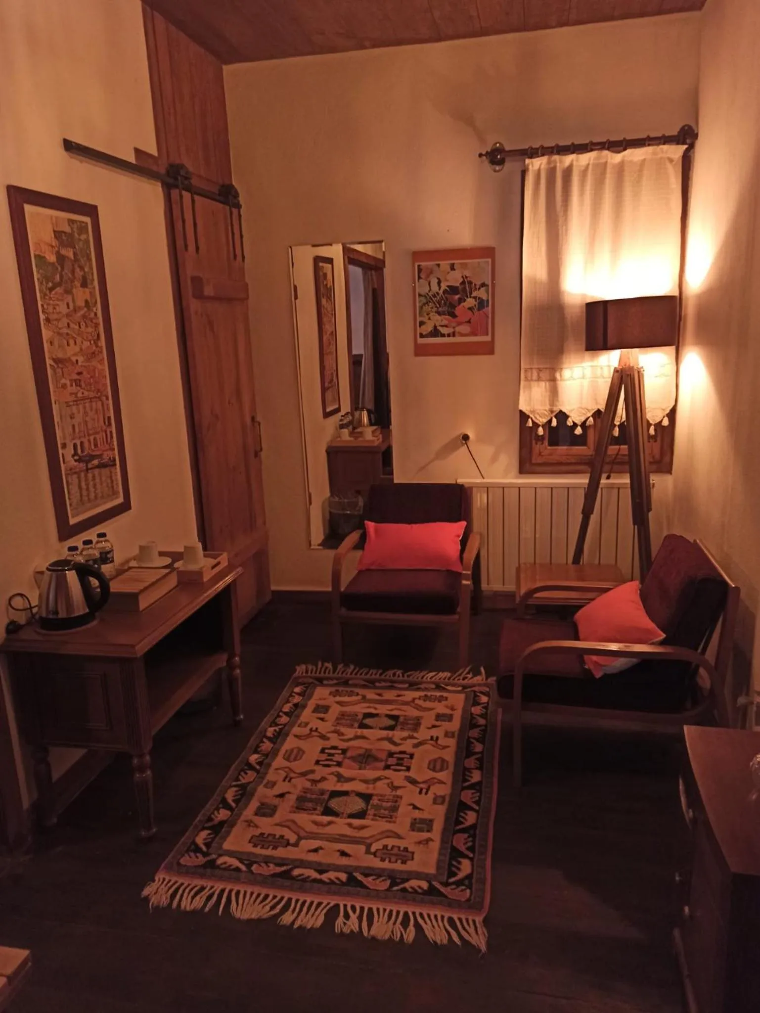 Seating area in Konak Bindallı