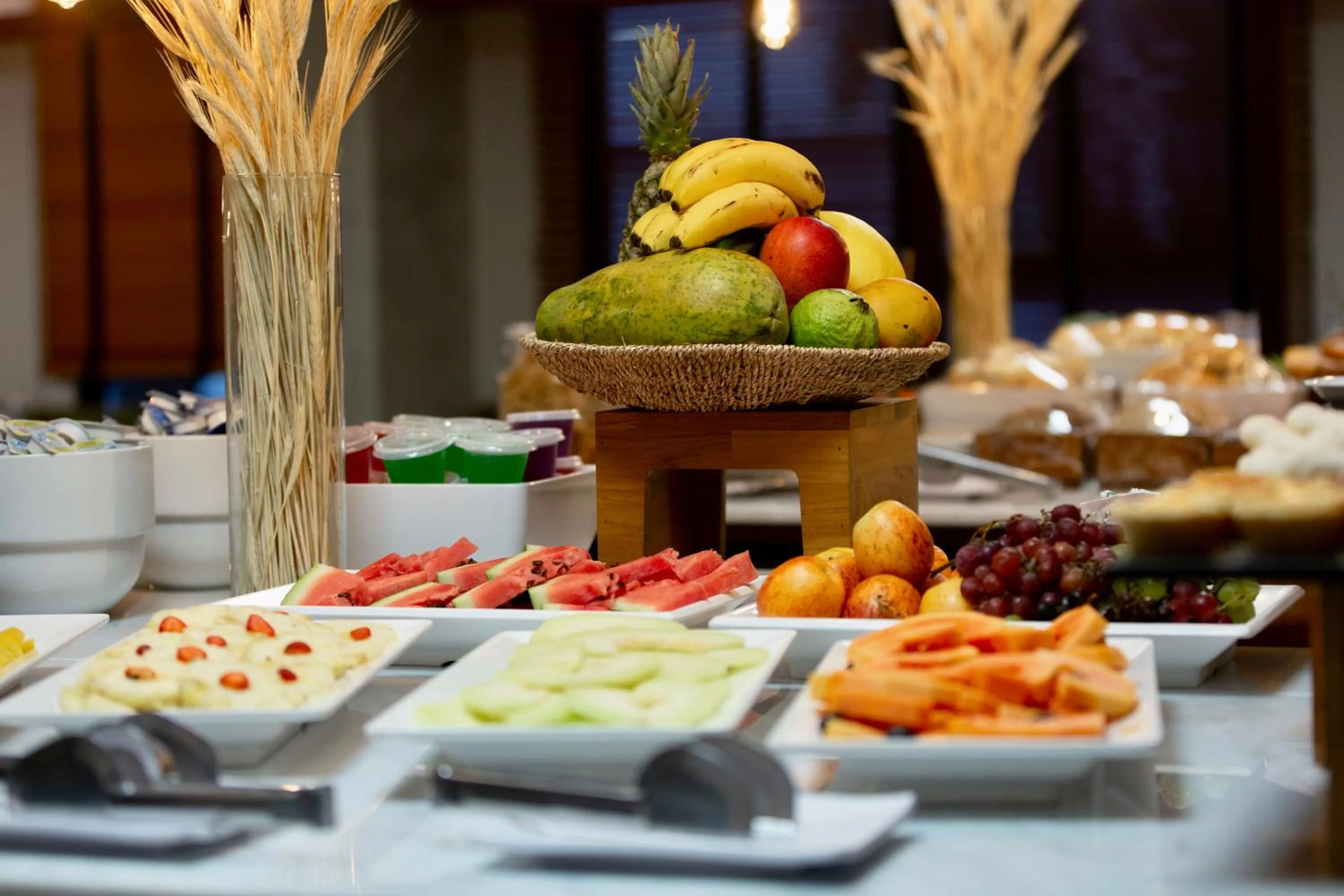 Buffet breakfast in LA HOTEL VOTUPORANGA