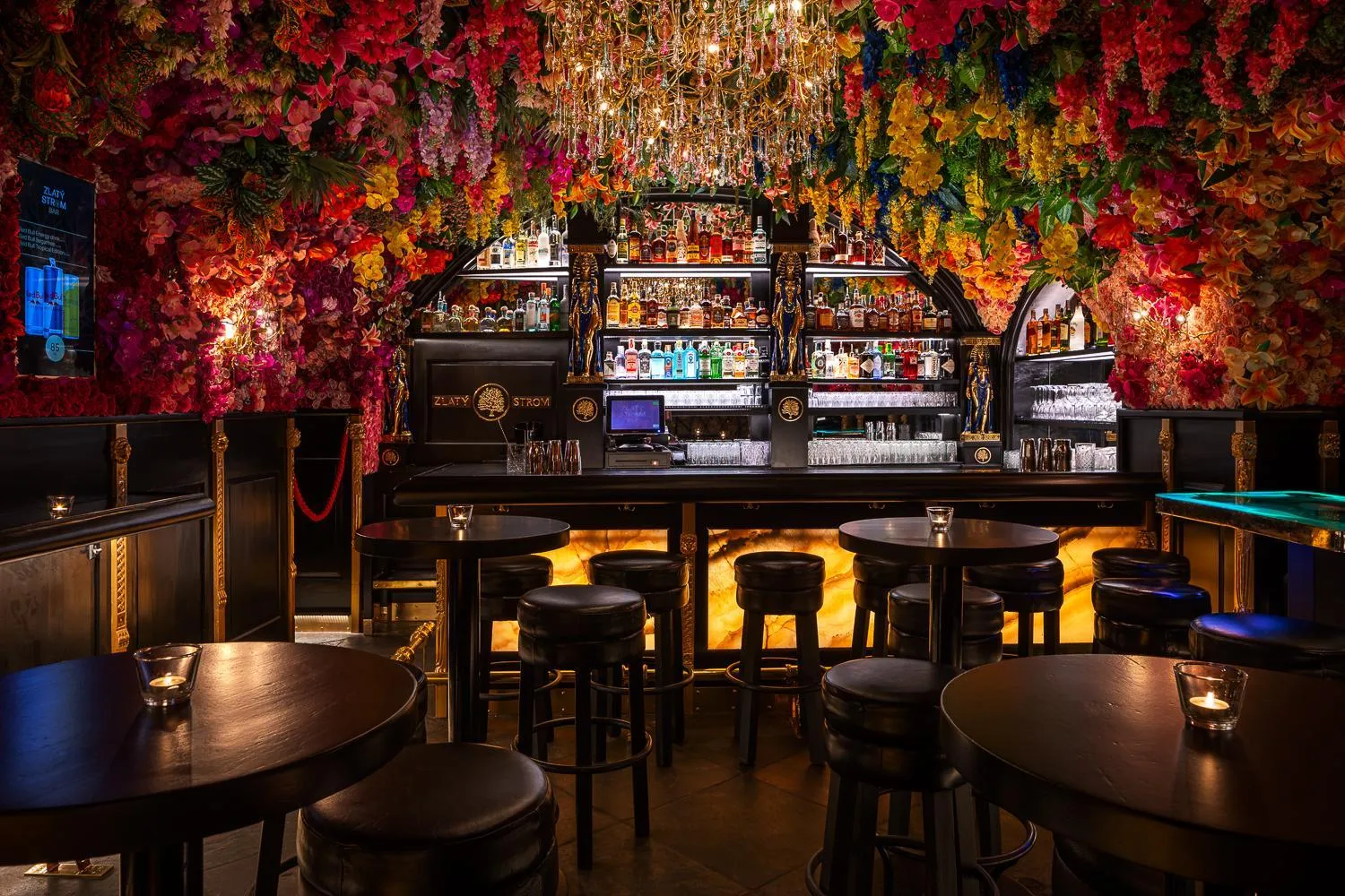 Nightclub / DJ in Hotel U Zlatého Stromu Prague by BHG