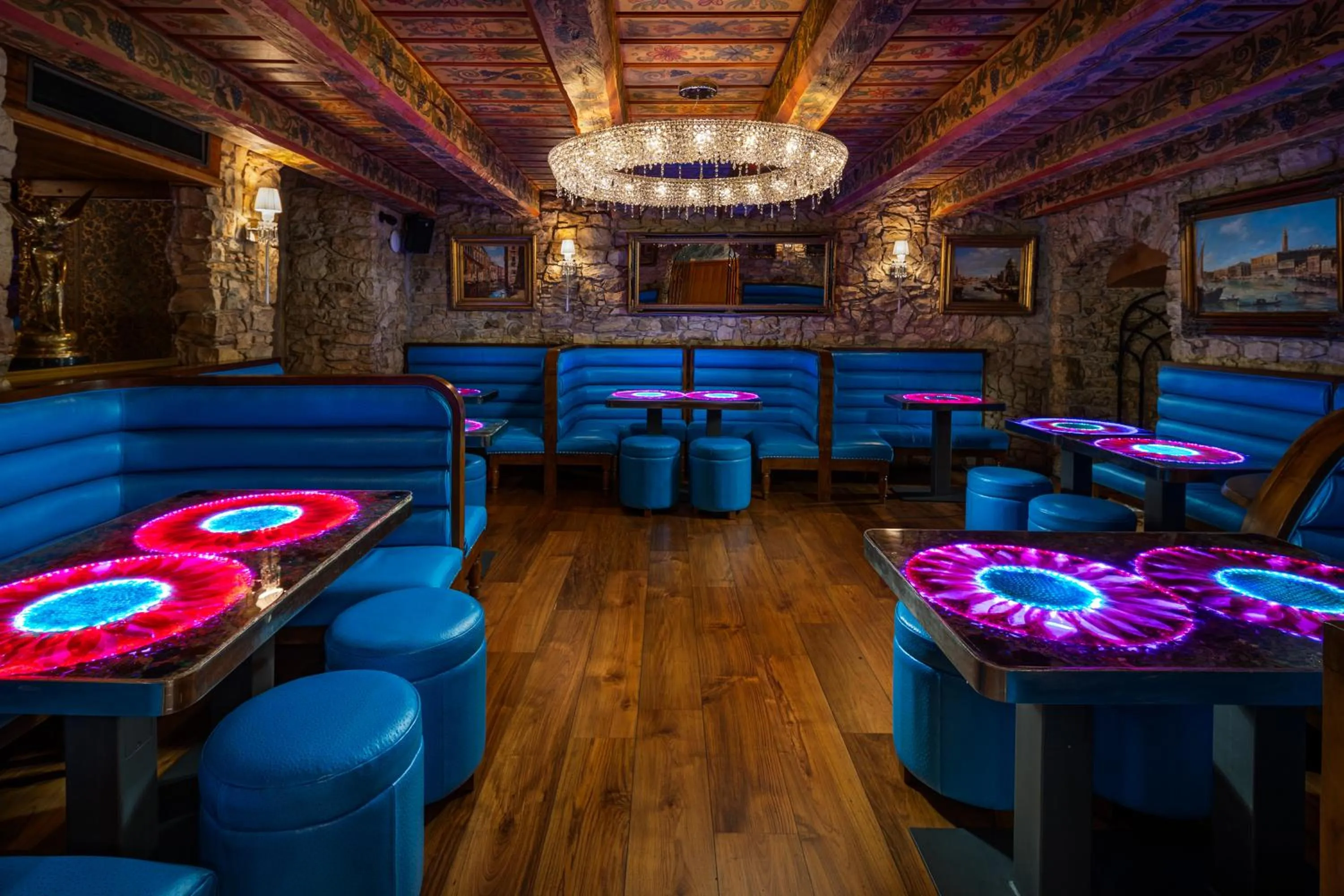 Nightclub / DJ in Hotel U Zlatého Stromu Prague by BHG