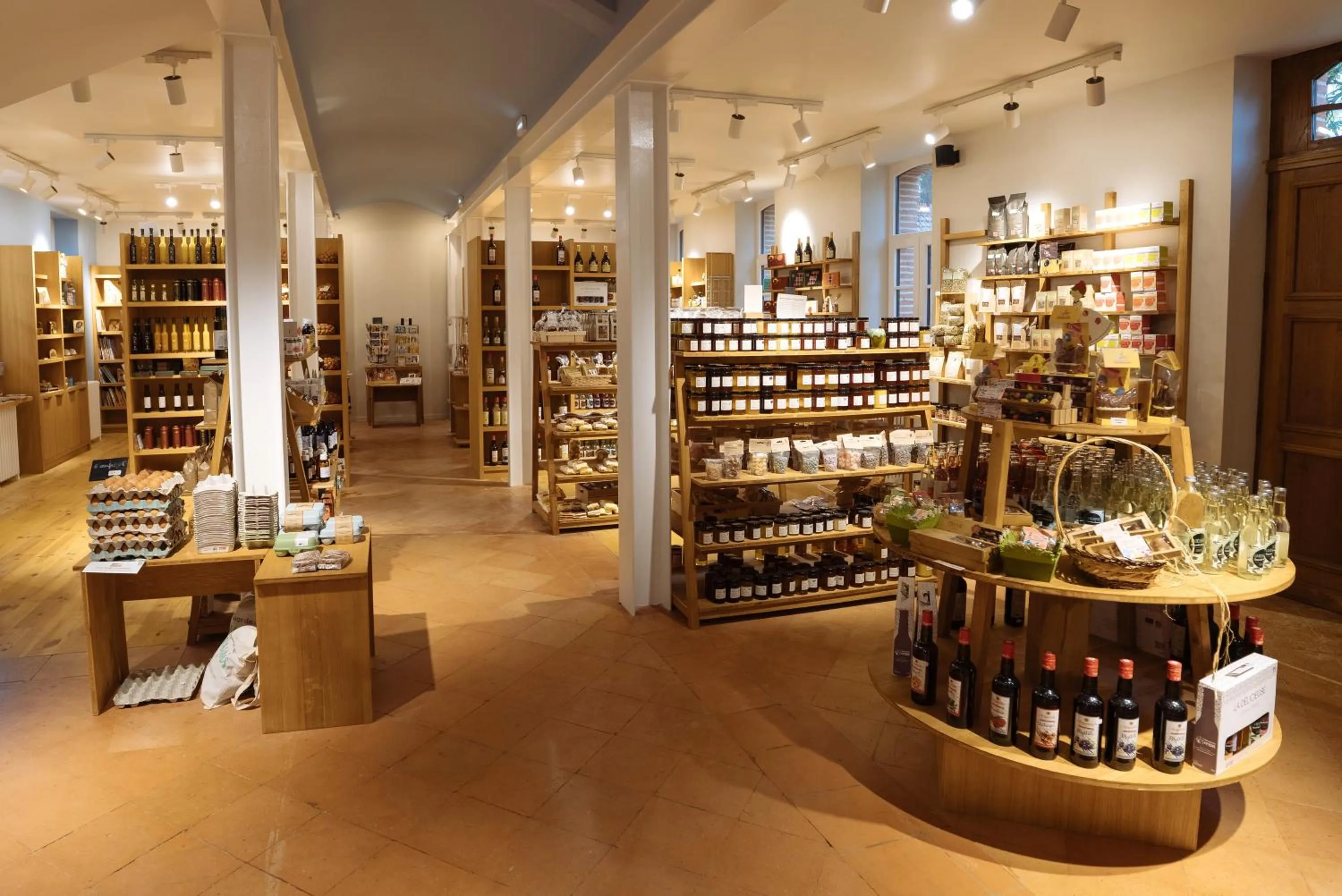 On-site shops in Hotellerie de l'Abbaye du Désert