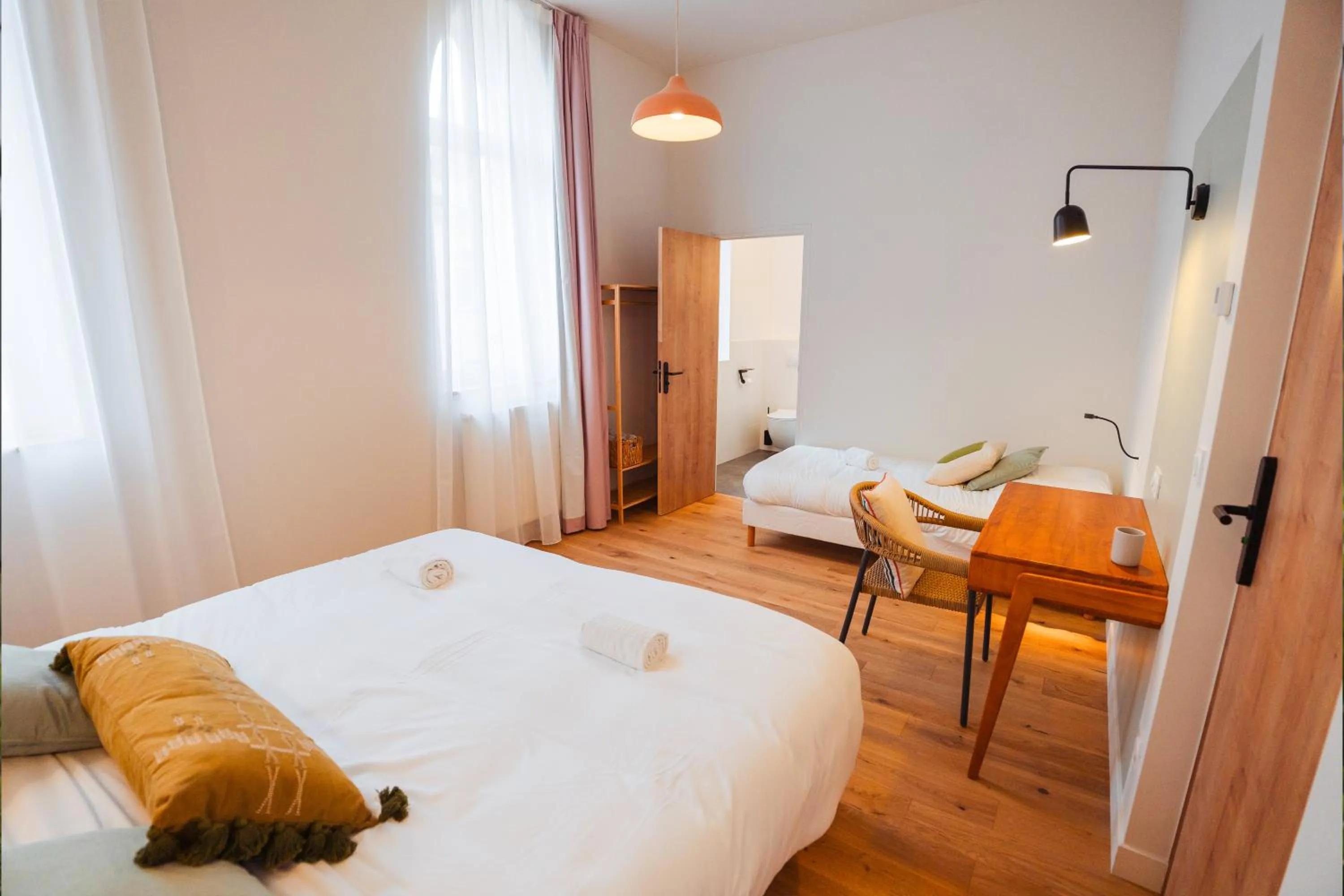 Bedroom, Bed in Hotellerie de l'Abbaye du Désert