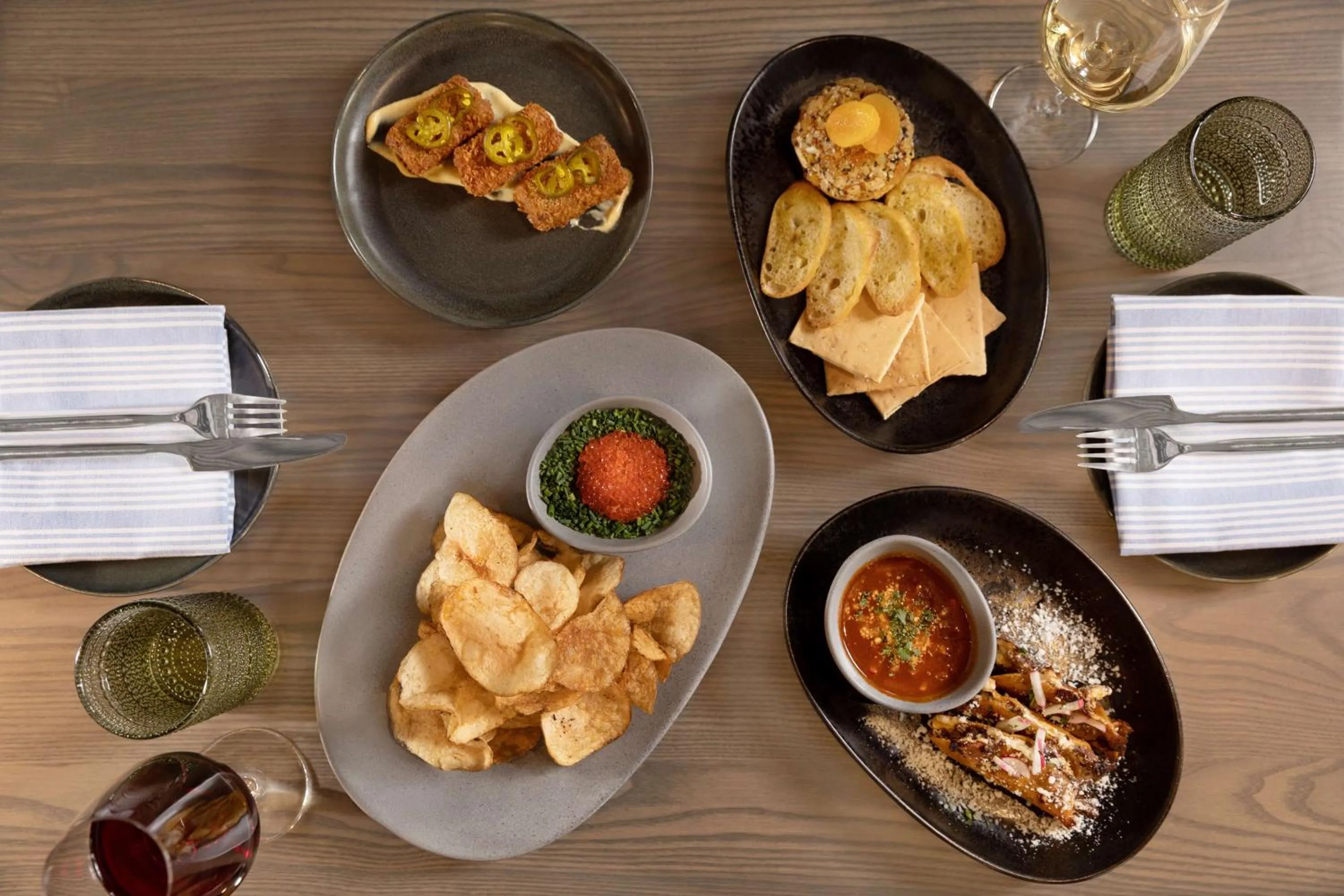 Restaurant/places to eat in The Slate Hotel Denver Downtown, Tapestry by Hilton