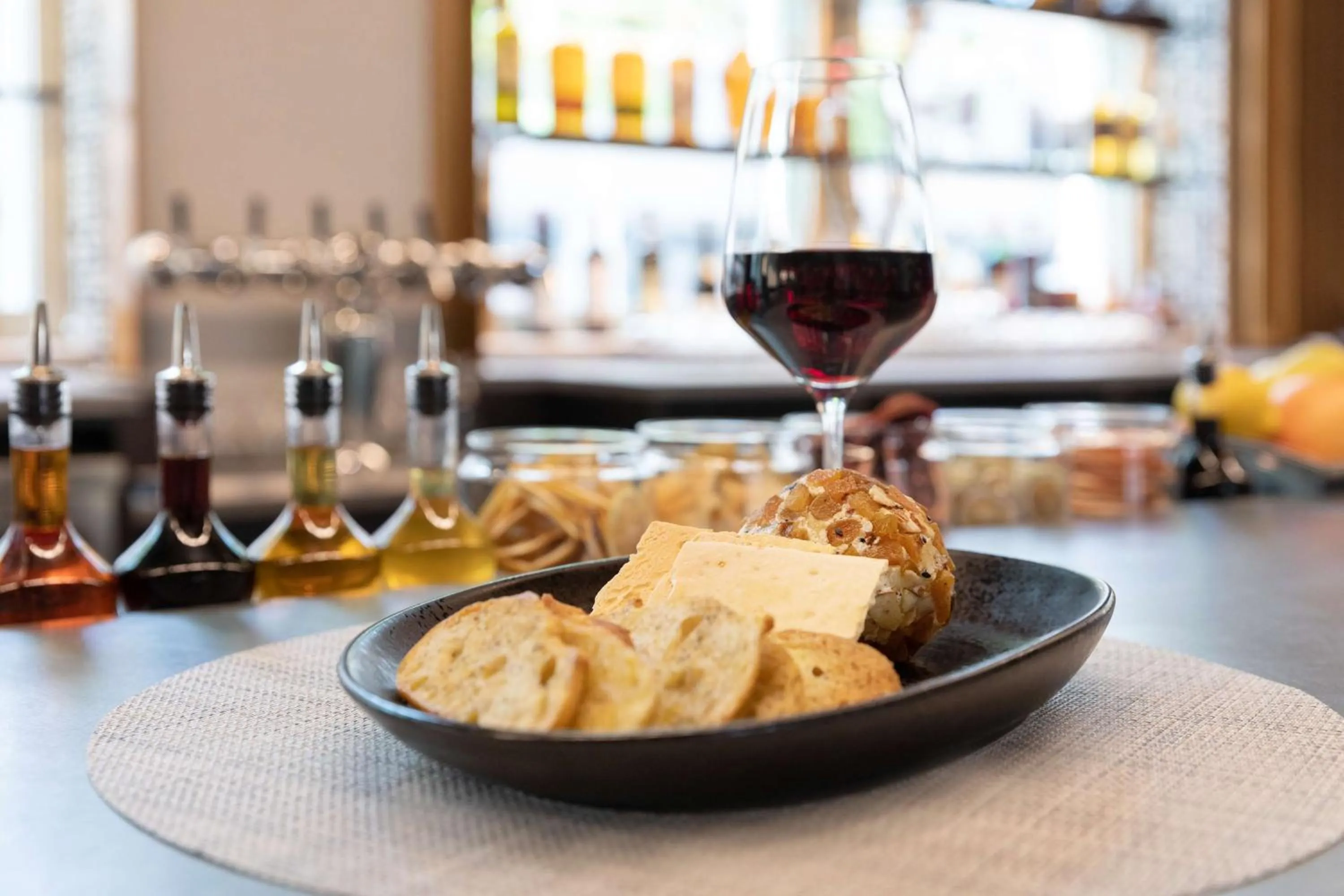 Restaurant/places to eat in The Slate Hotel Denver Downtown, Tapestry by Hilton