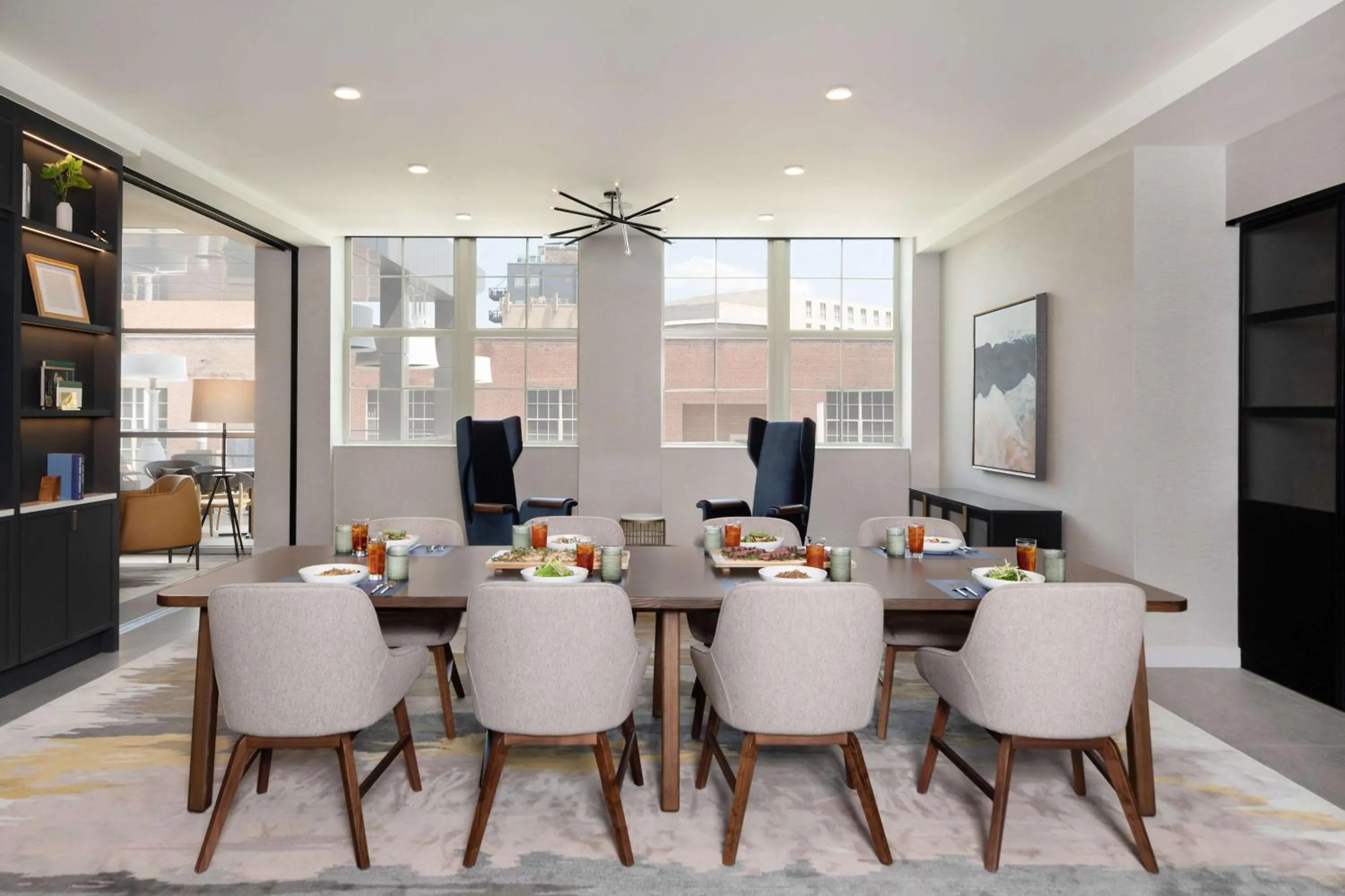 Dining area in The Slate Hotel Denver Downtown, Tapestry by Hilton