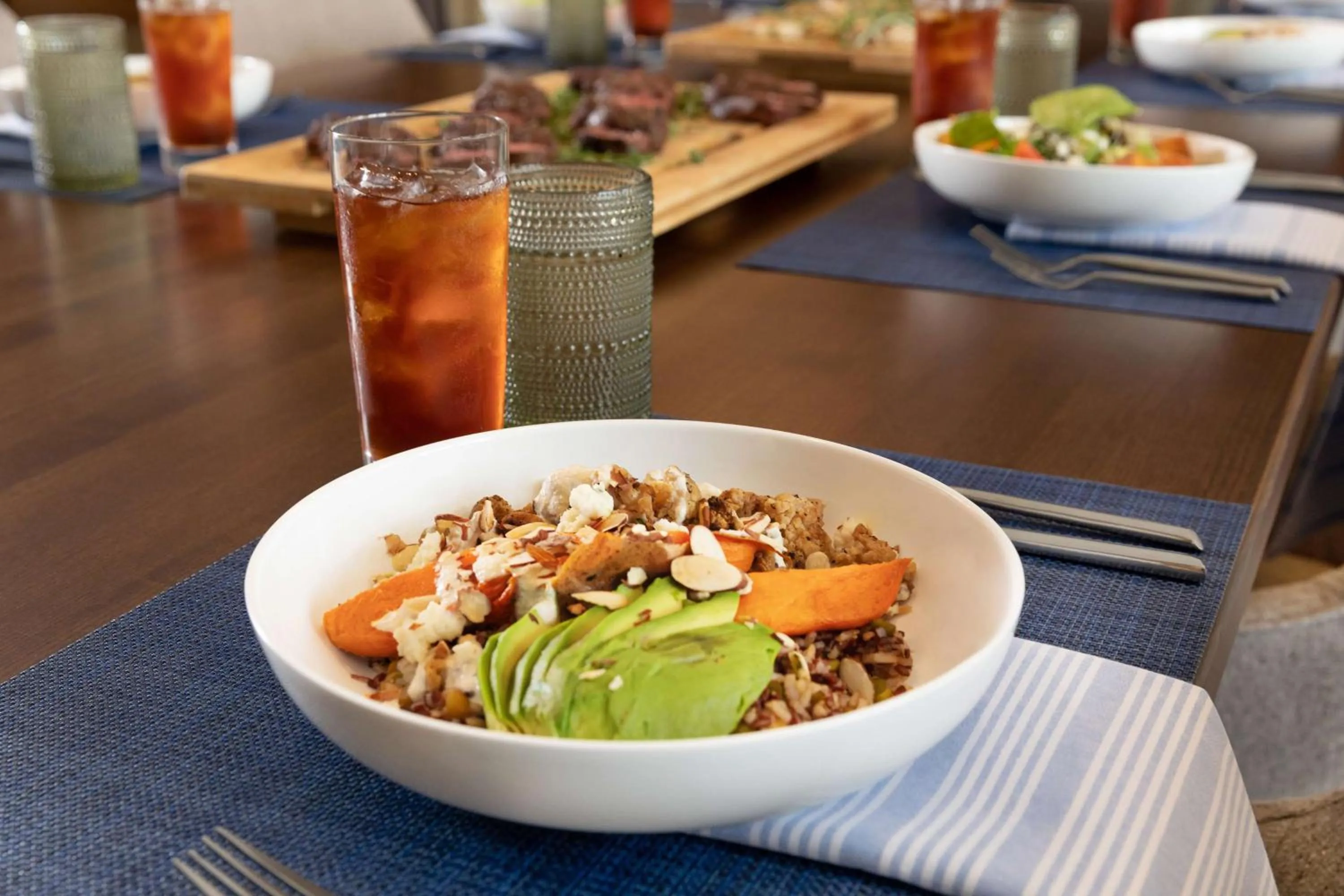 Restaurant/places to eat in The Slate Hotel Denver Downtown, Tapestry by Hilton