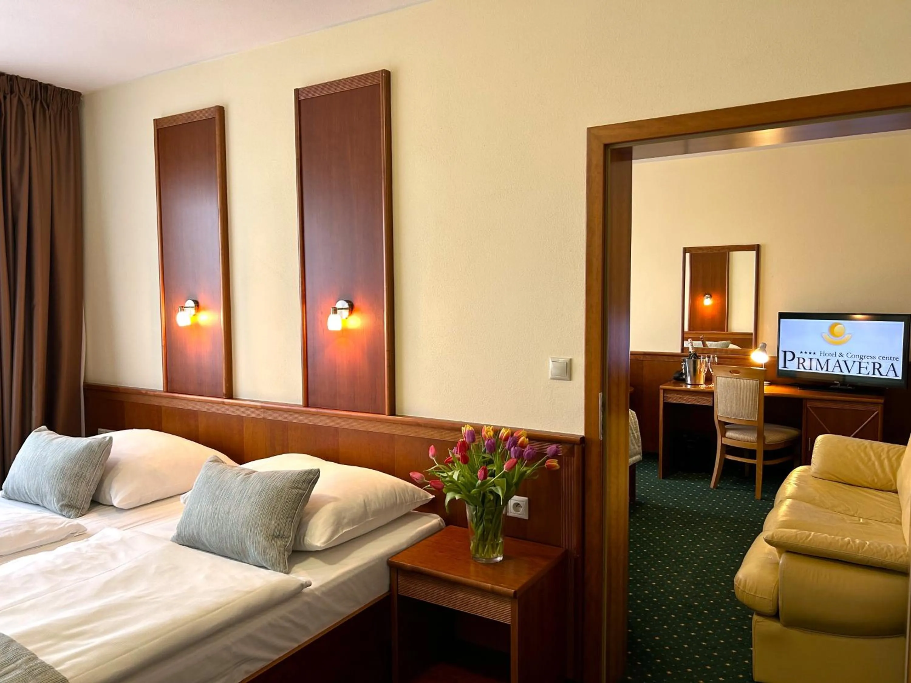 Bed in PRIMAVERA Hotel & Congress centre