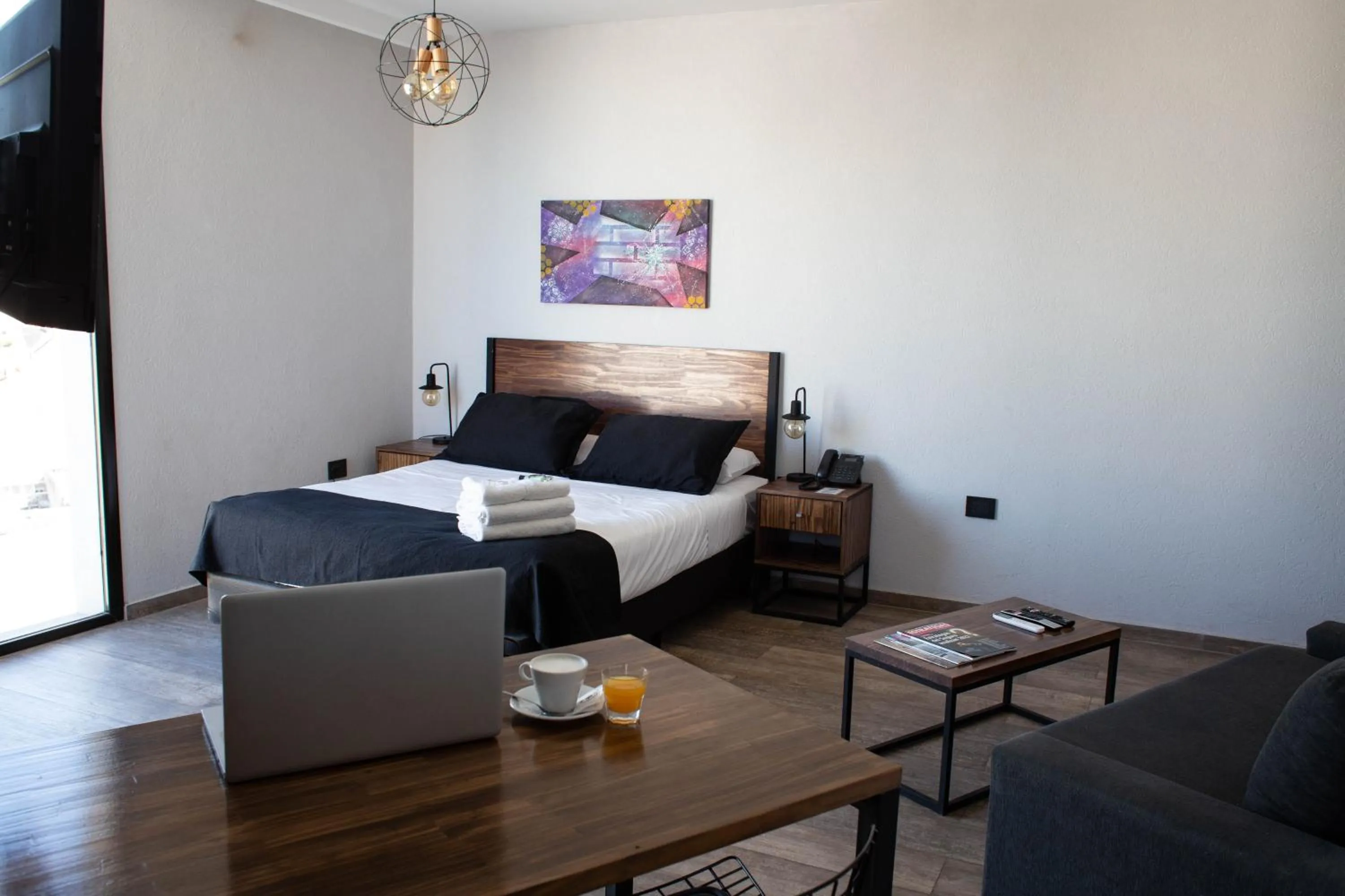 Decorative detail, Bed in Days Inn Devoto