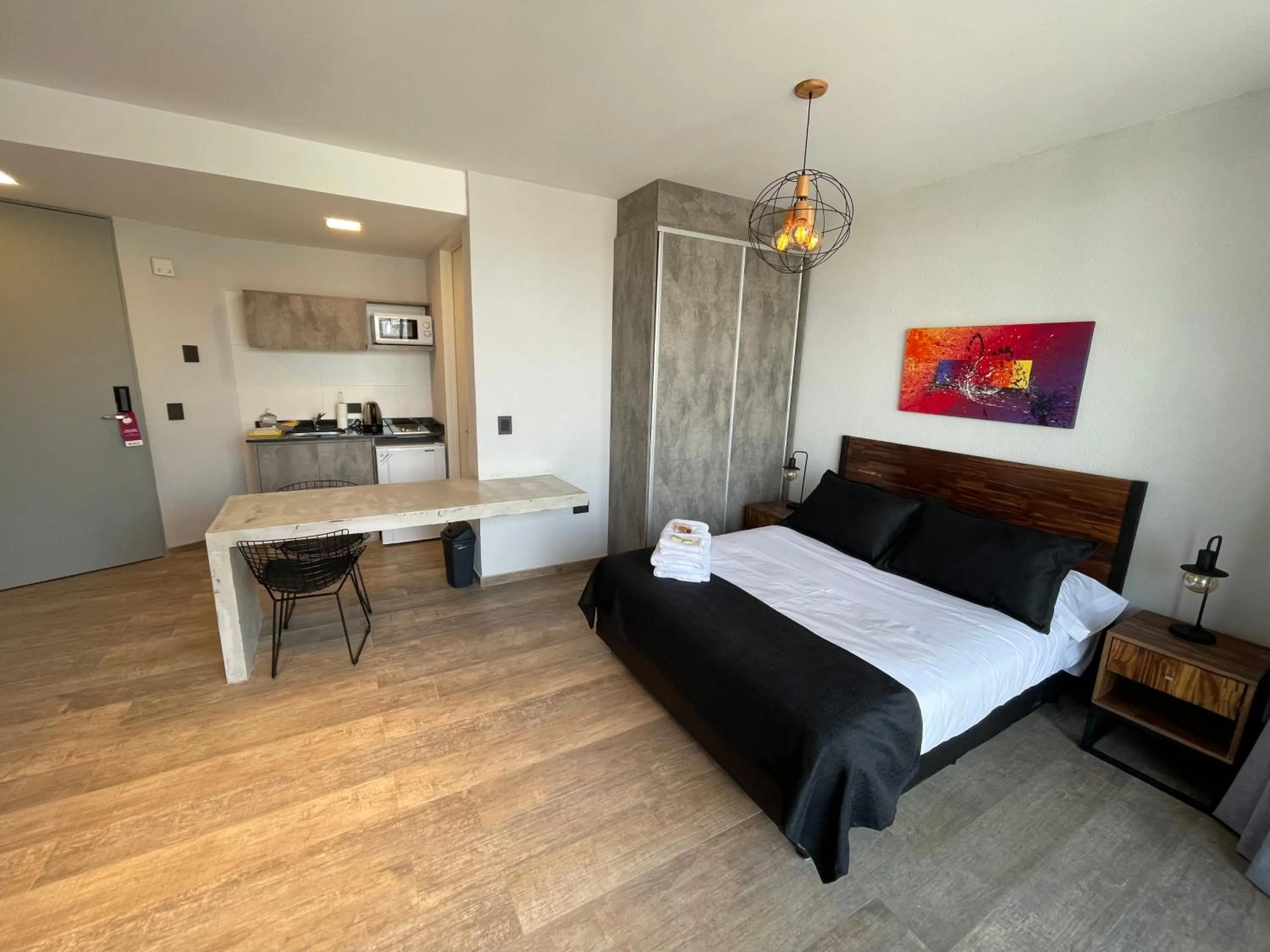 Photo of the whole room, Bed in Days Inn Devoto