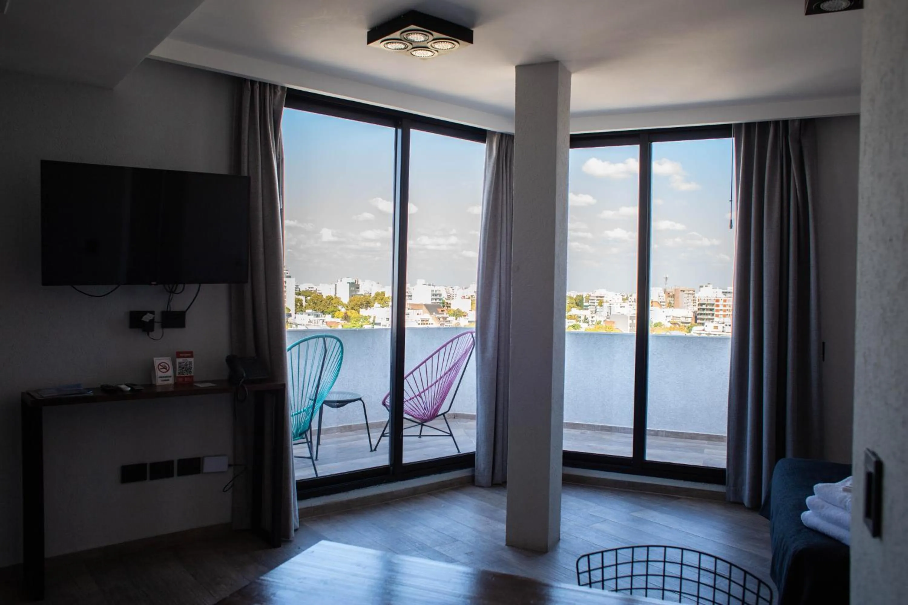 Balcony/Terrace in Days Inn Devoto