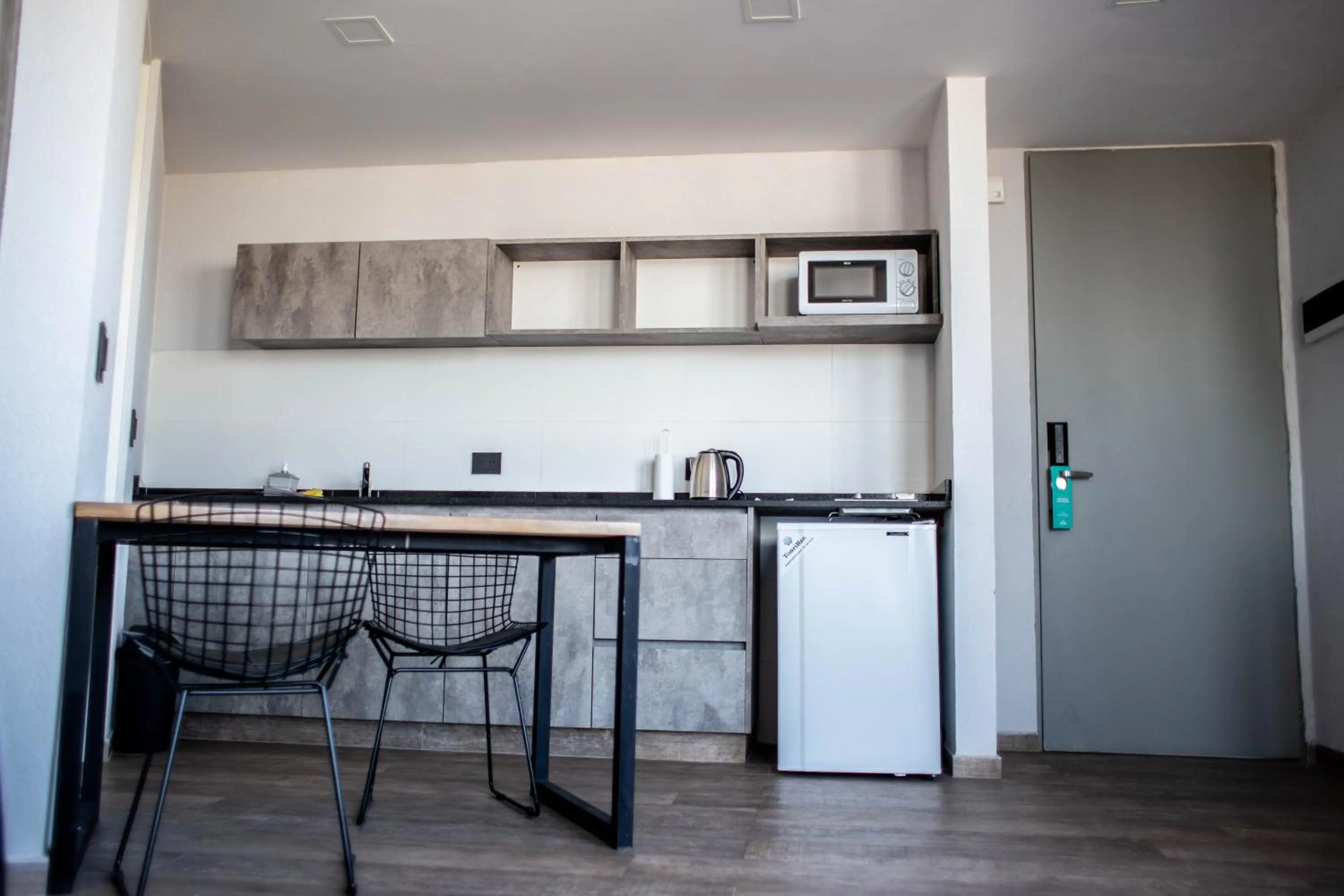 Kitchen or kitchenette in Days Inn Devoto