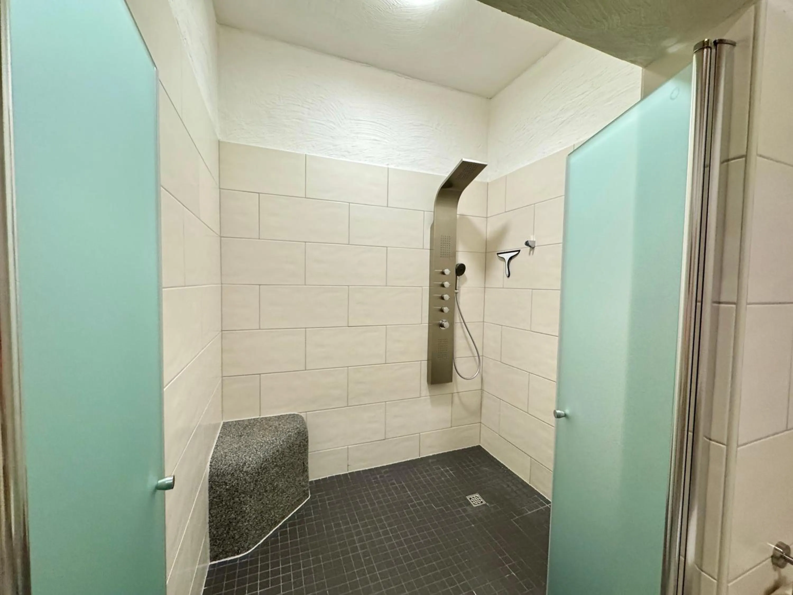 Shower in Villa Moorstern am Badesee Tannenhausen