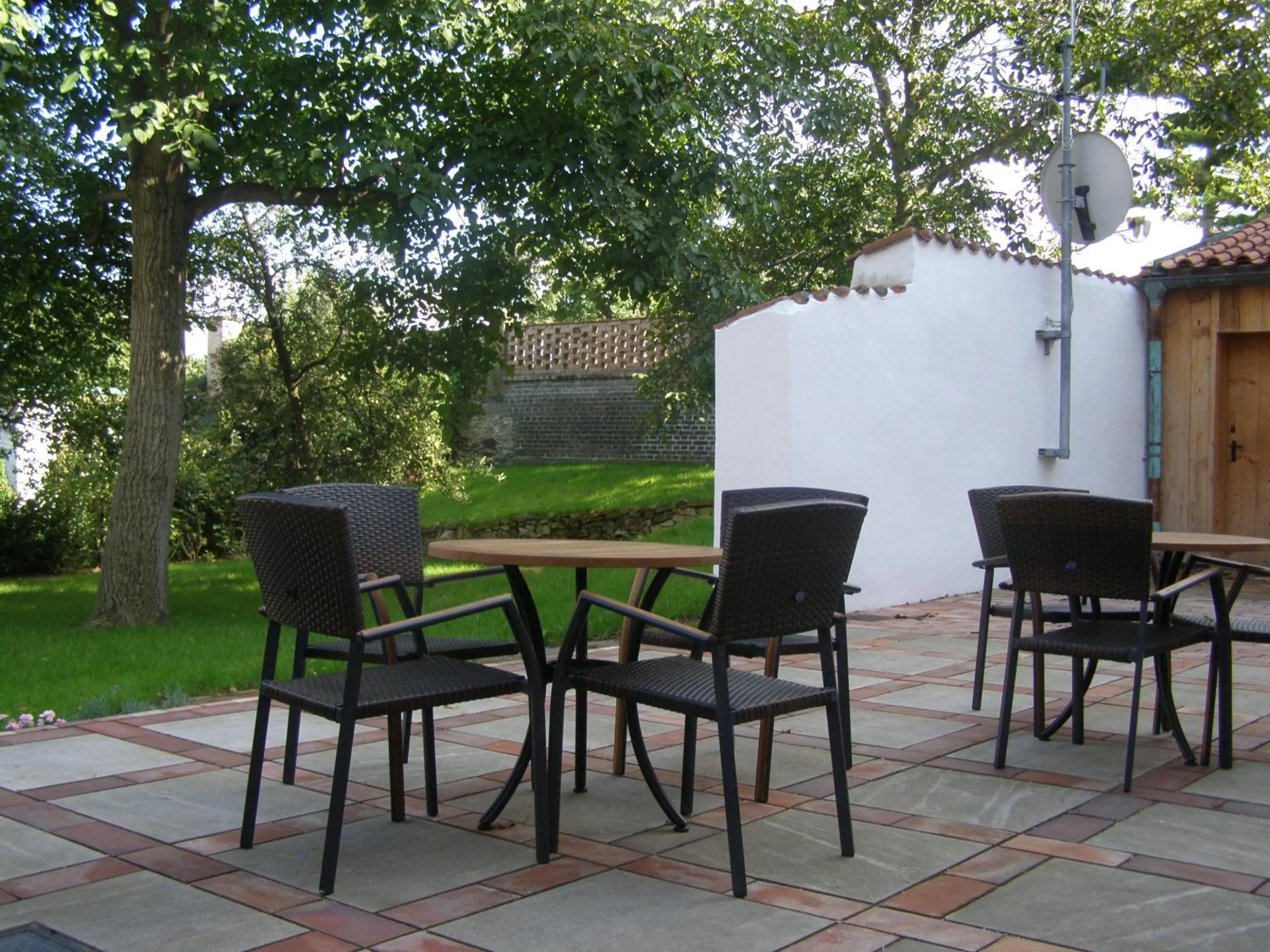 Restaurant/places to eat in Monastery Hotel