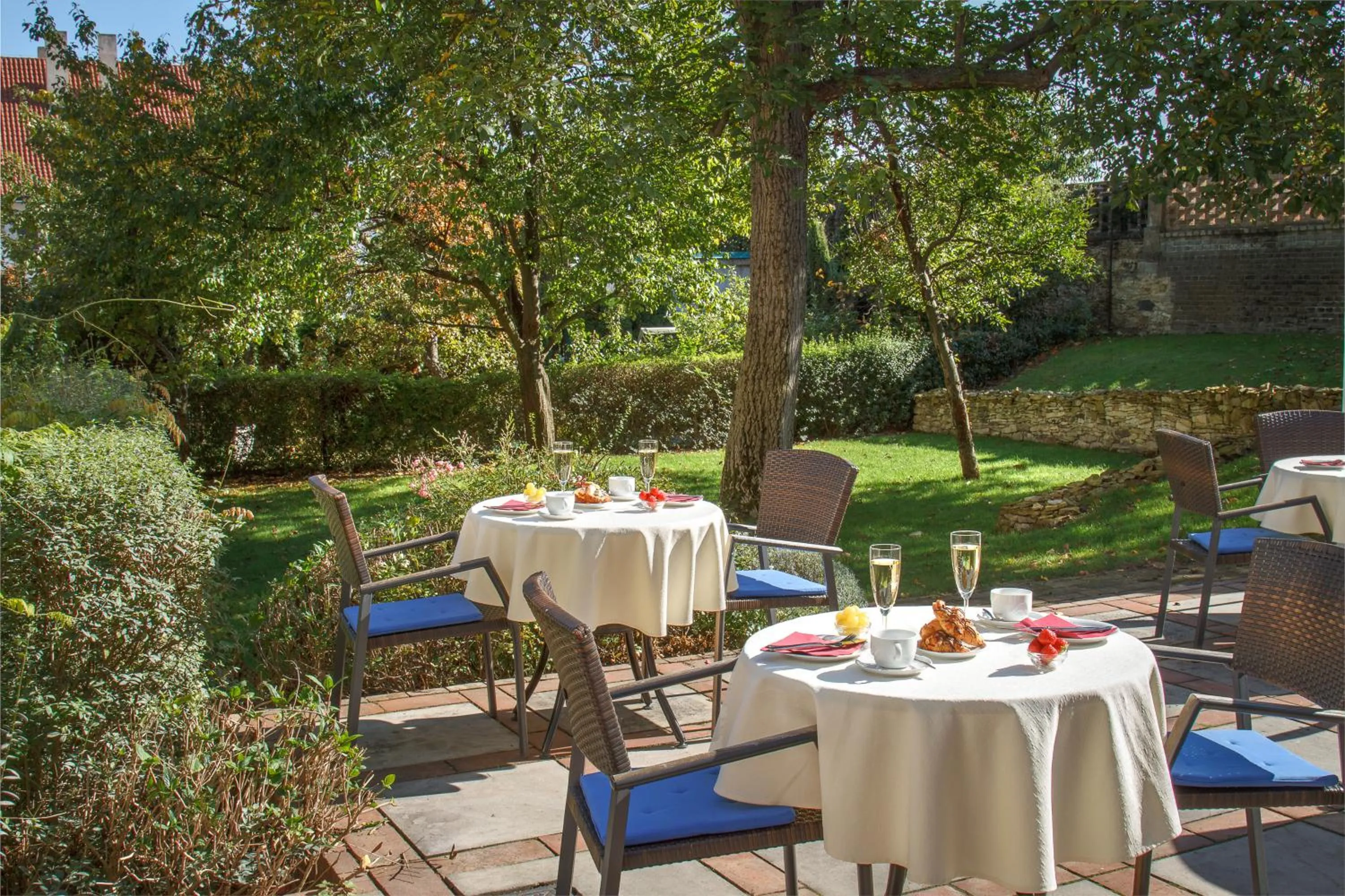 Restaurant/places to eat in Monastery Hotel