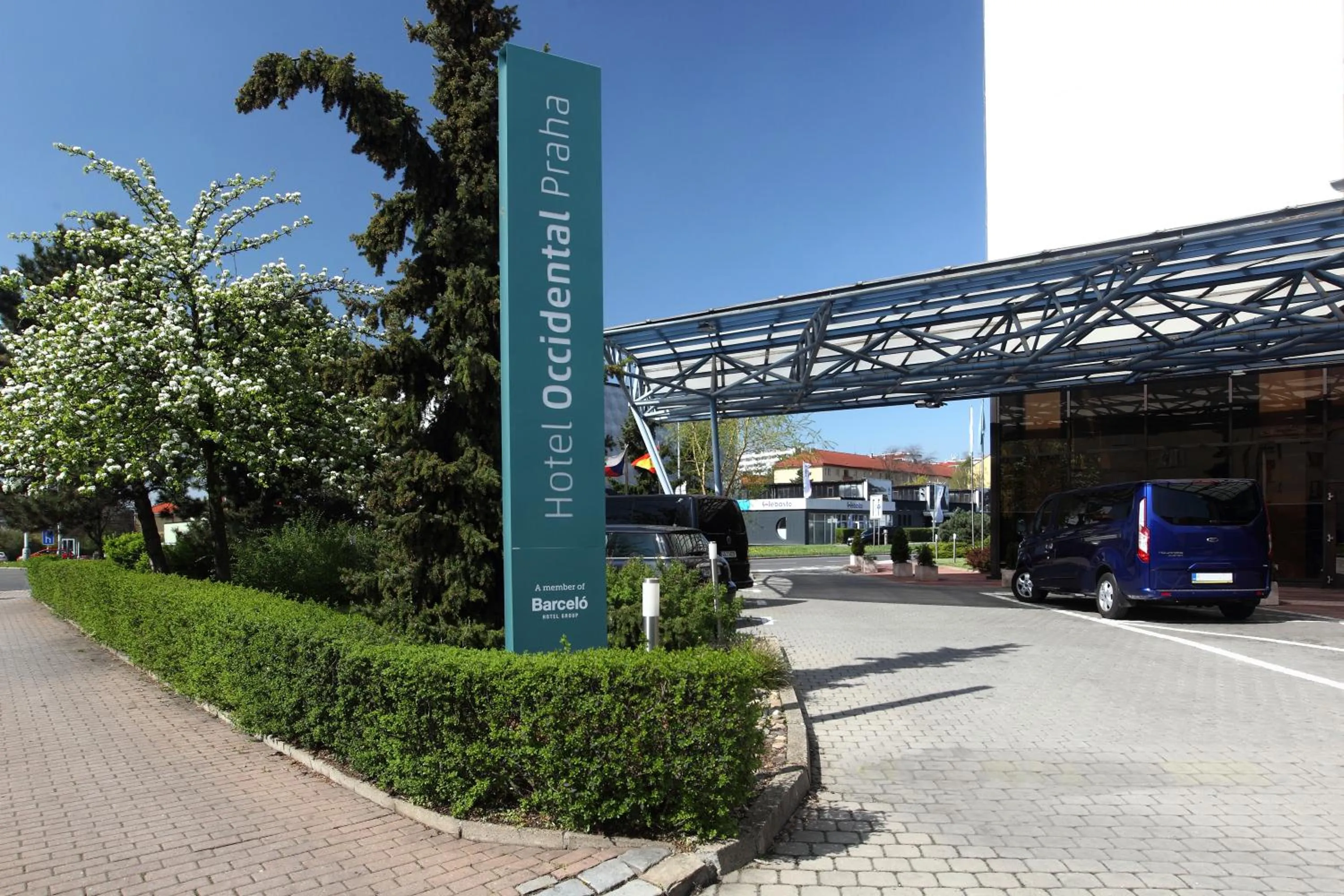 Facade/entrance in Occidental Praha